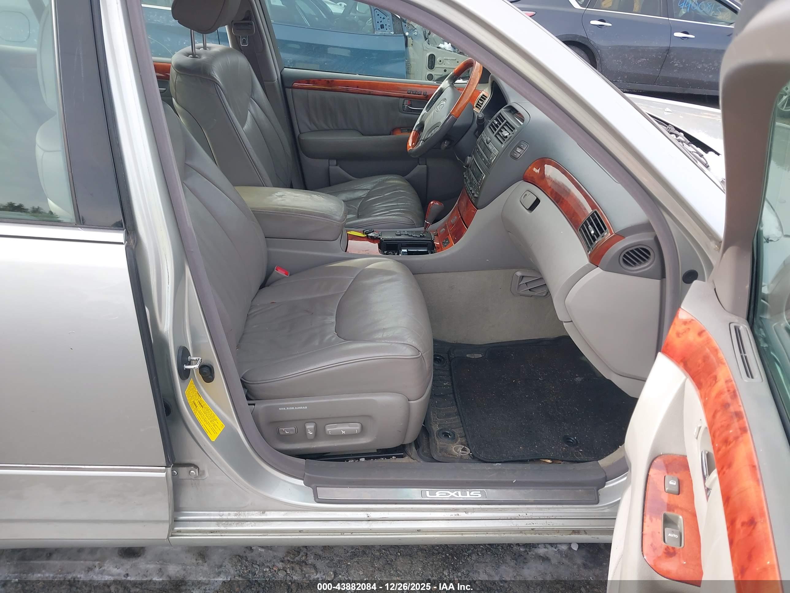 LEXUS LS image 5