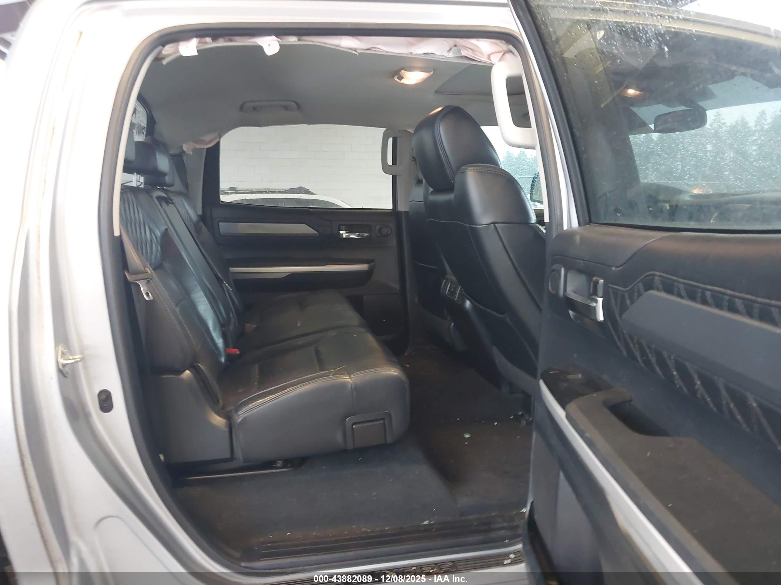 TOYOTA TUNDRA image 8