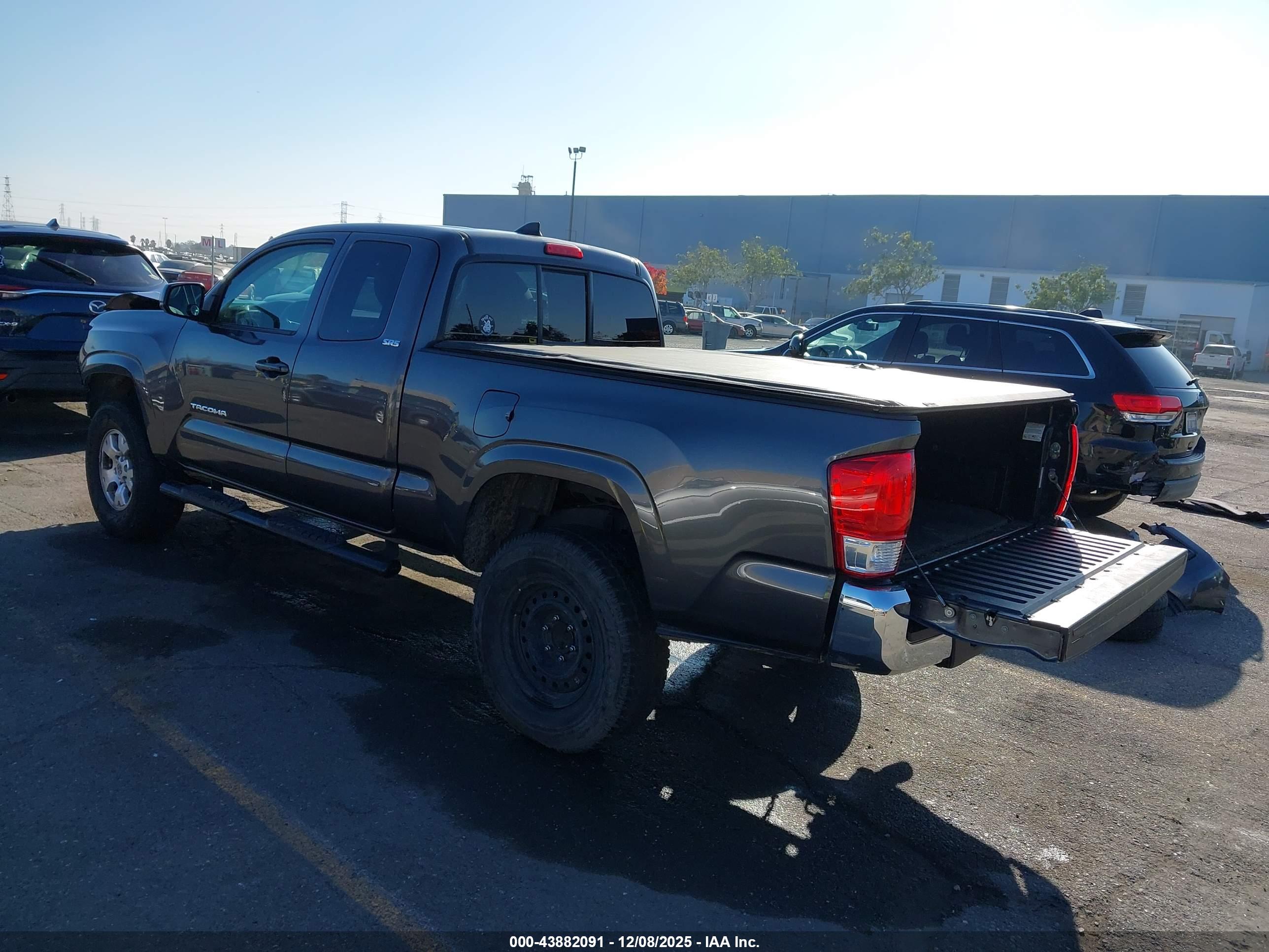 TOYOTA TACOMA image 3