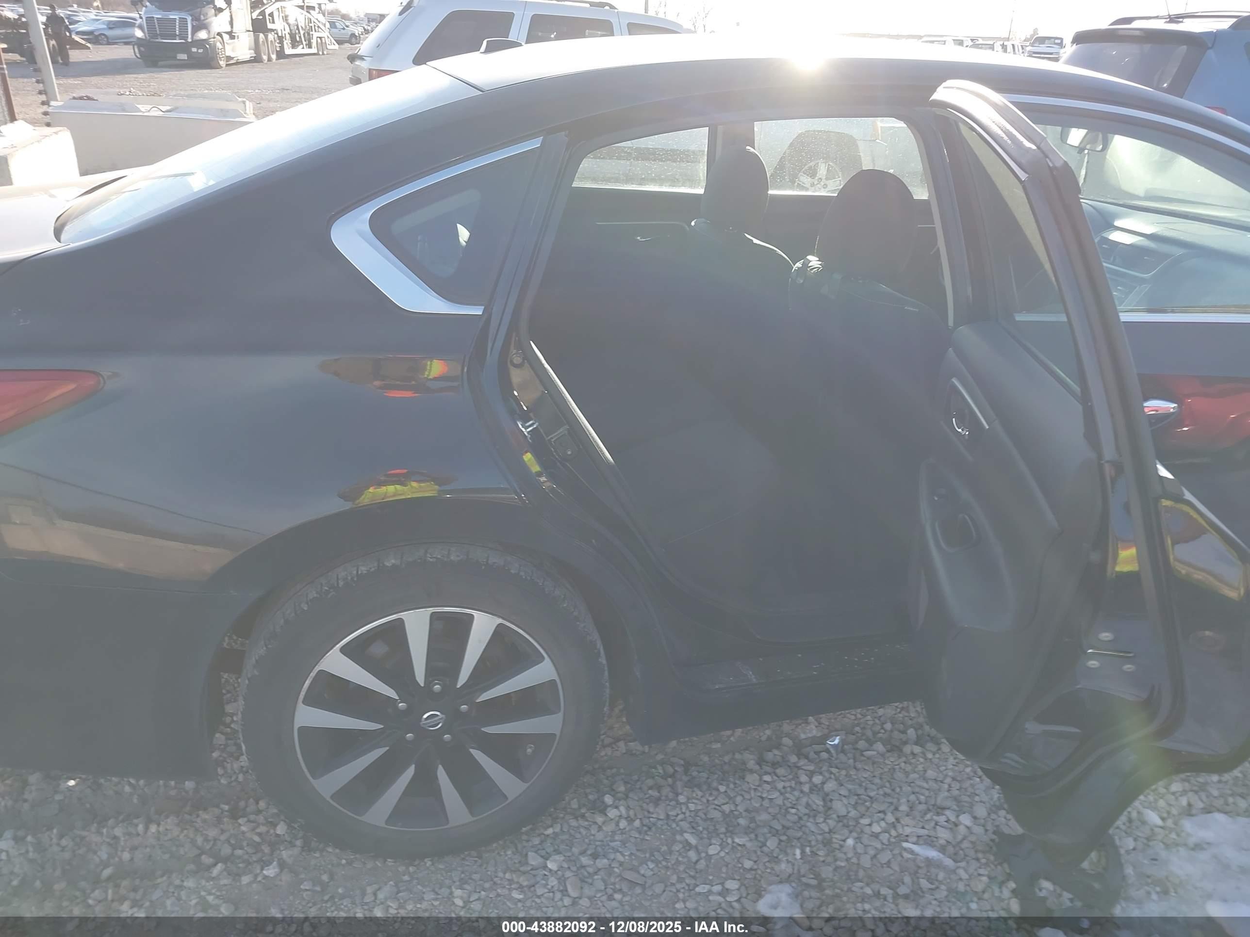NISSAN ALTIMA image 8
