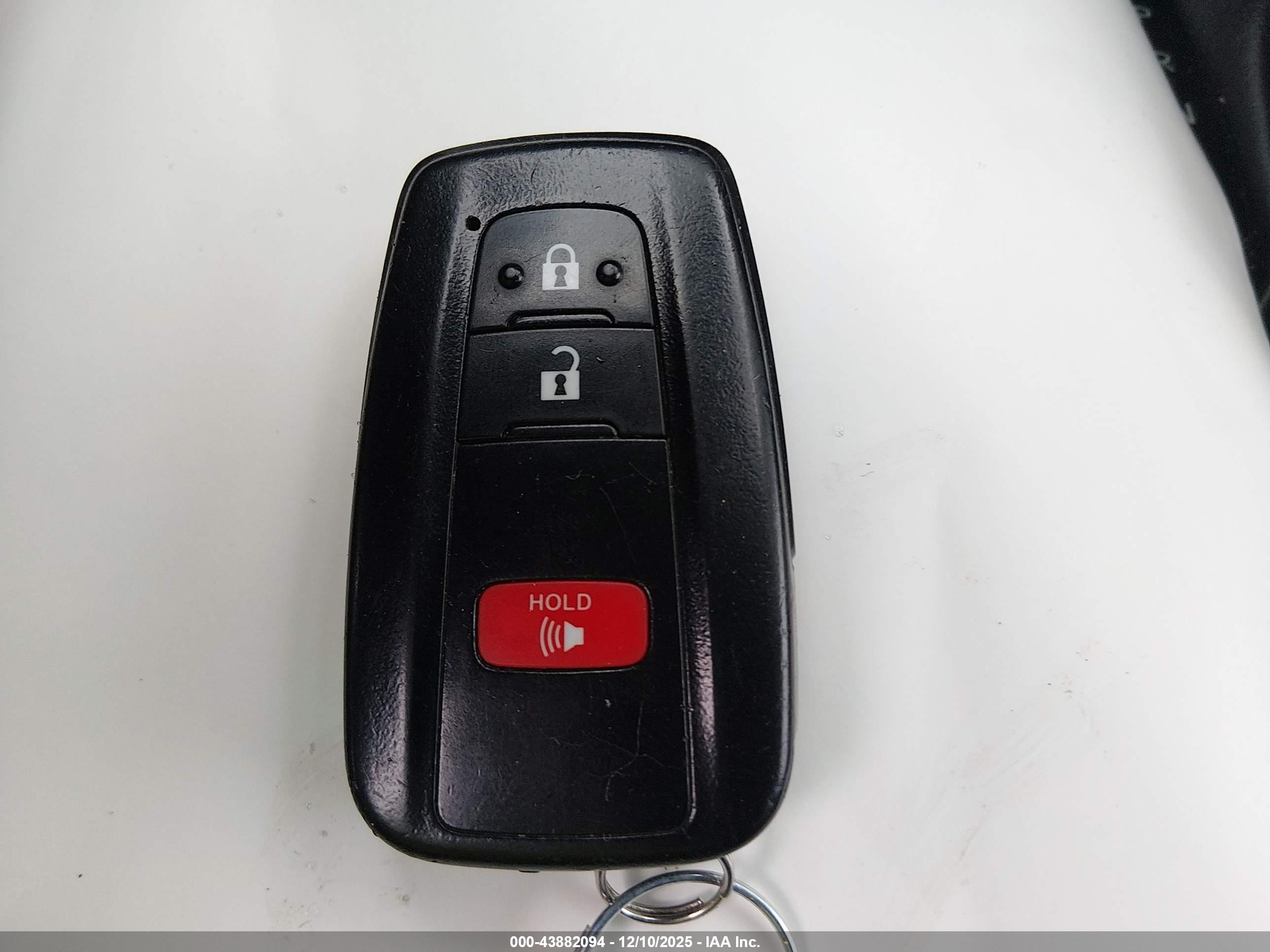 TOYOTA RAV4 image 11