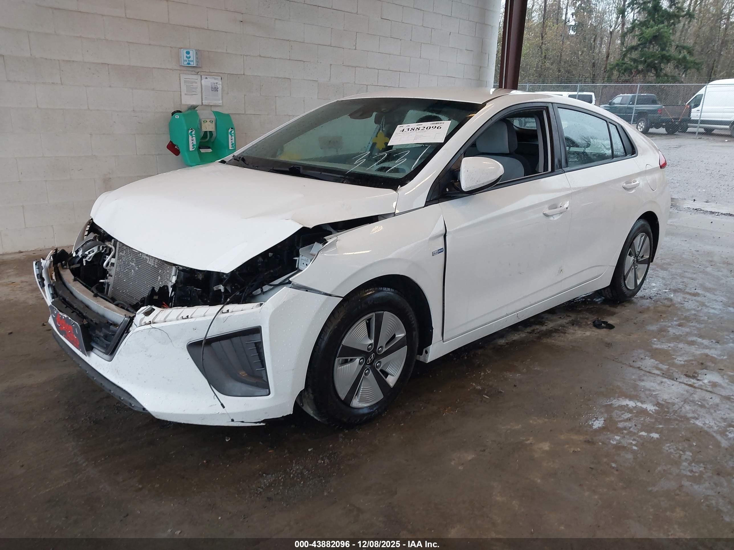 HYUNDAI IONIQ image 2