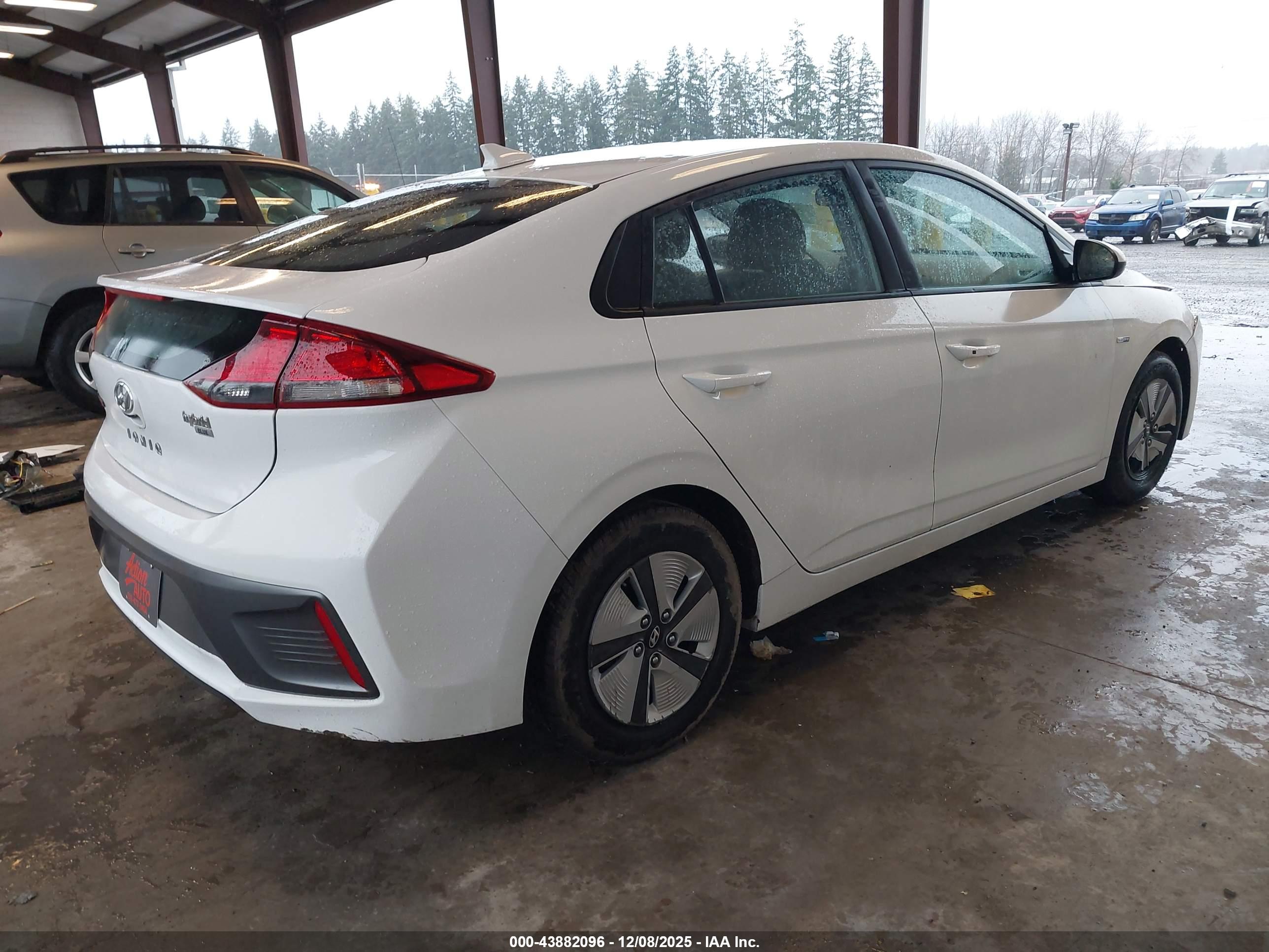 HYUNDAI IONIQ image 4