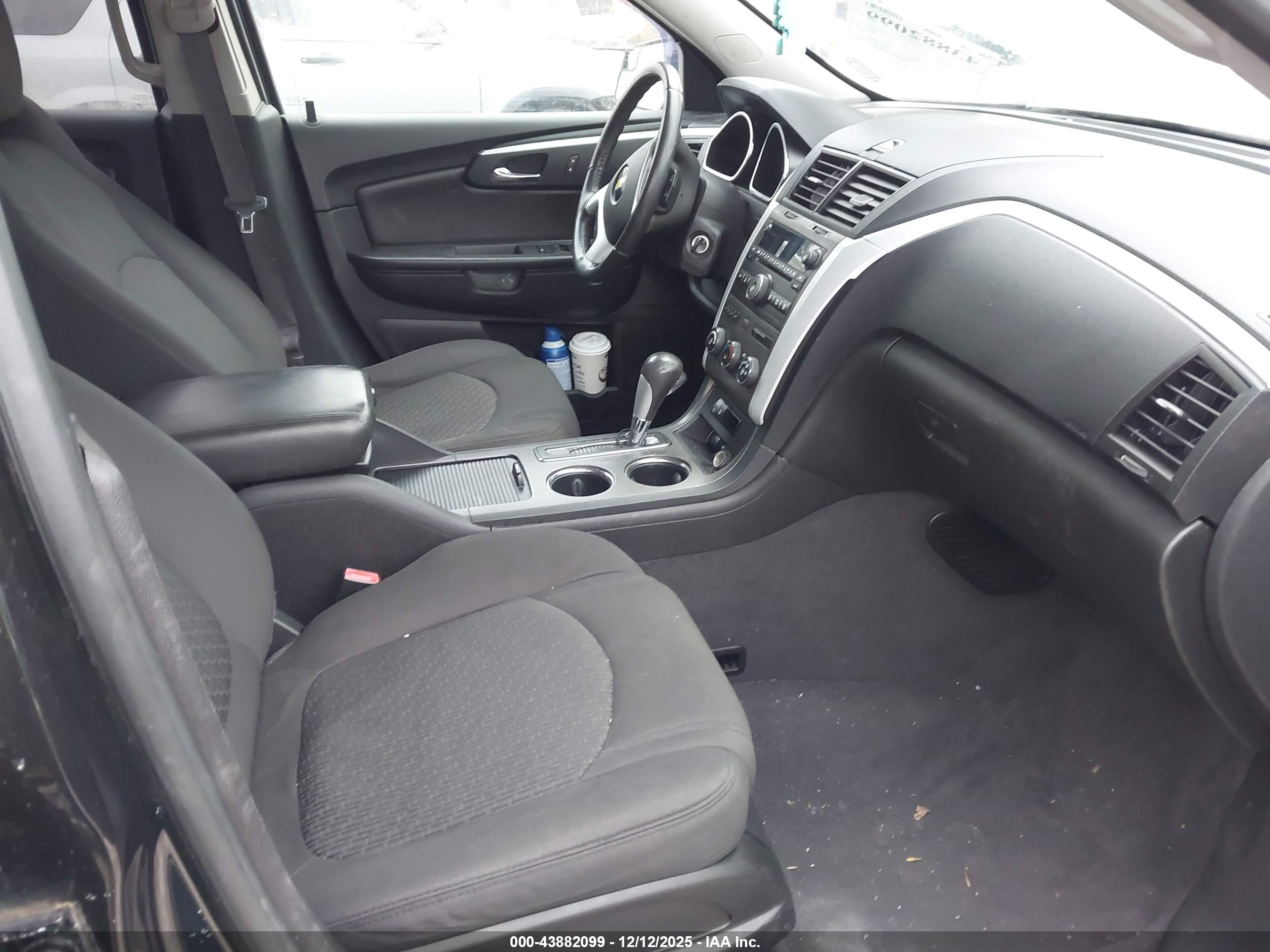 CHEVROLET TRAVERSE image 5