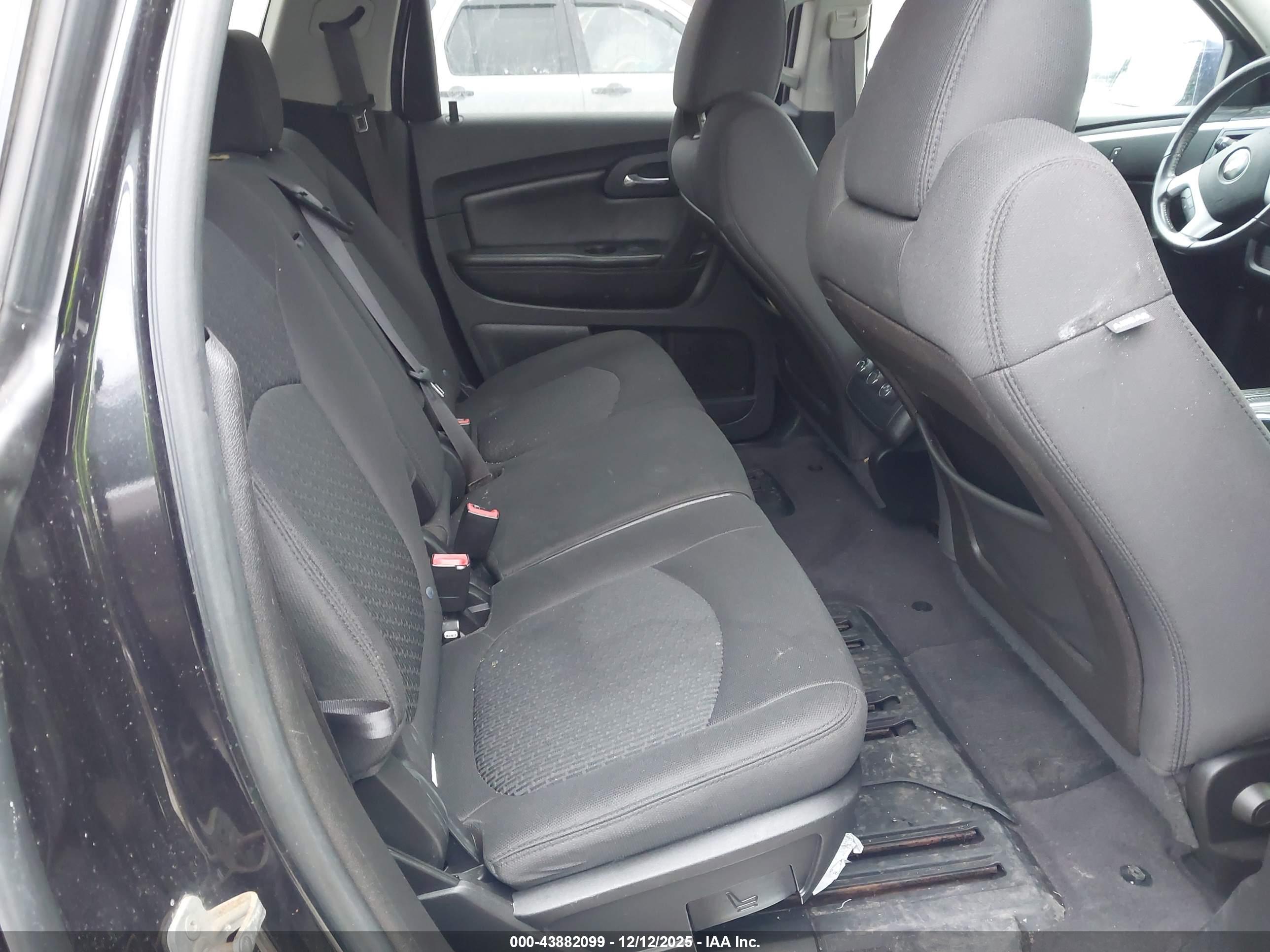 CHEVROLET TRAVERSE image 8