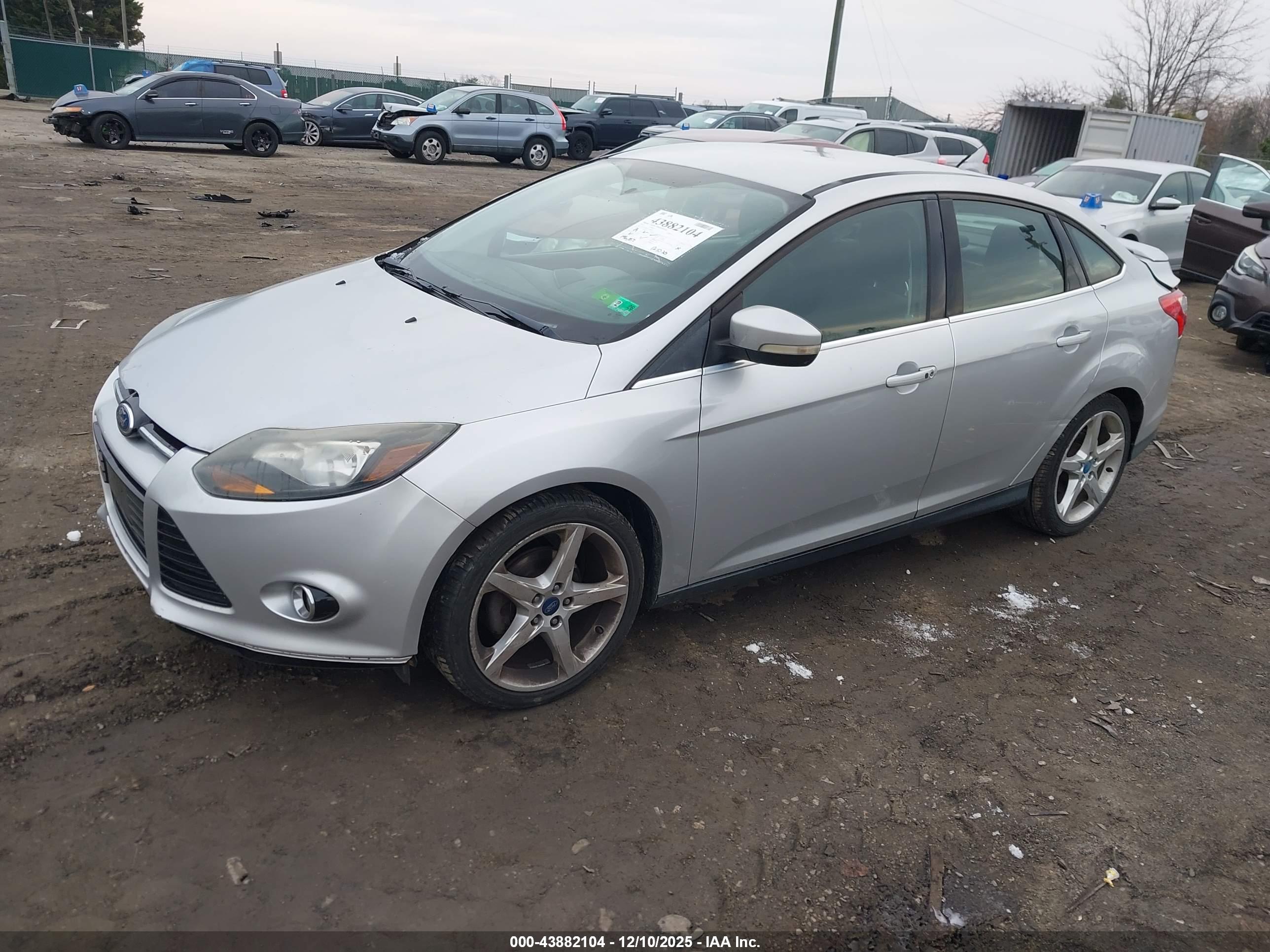 FORD FOCUS image 2