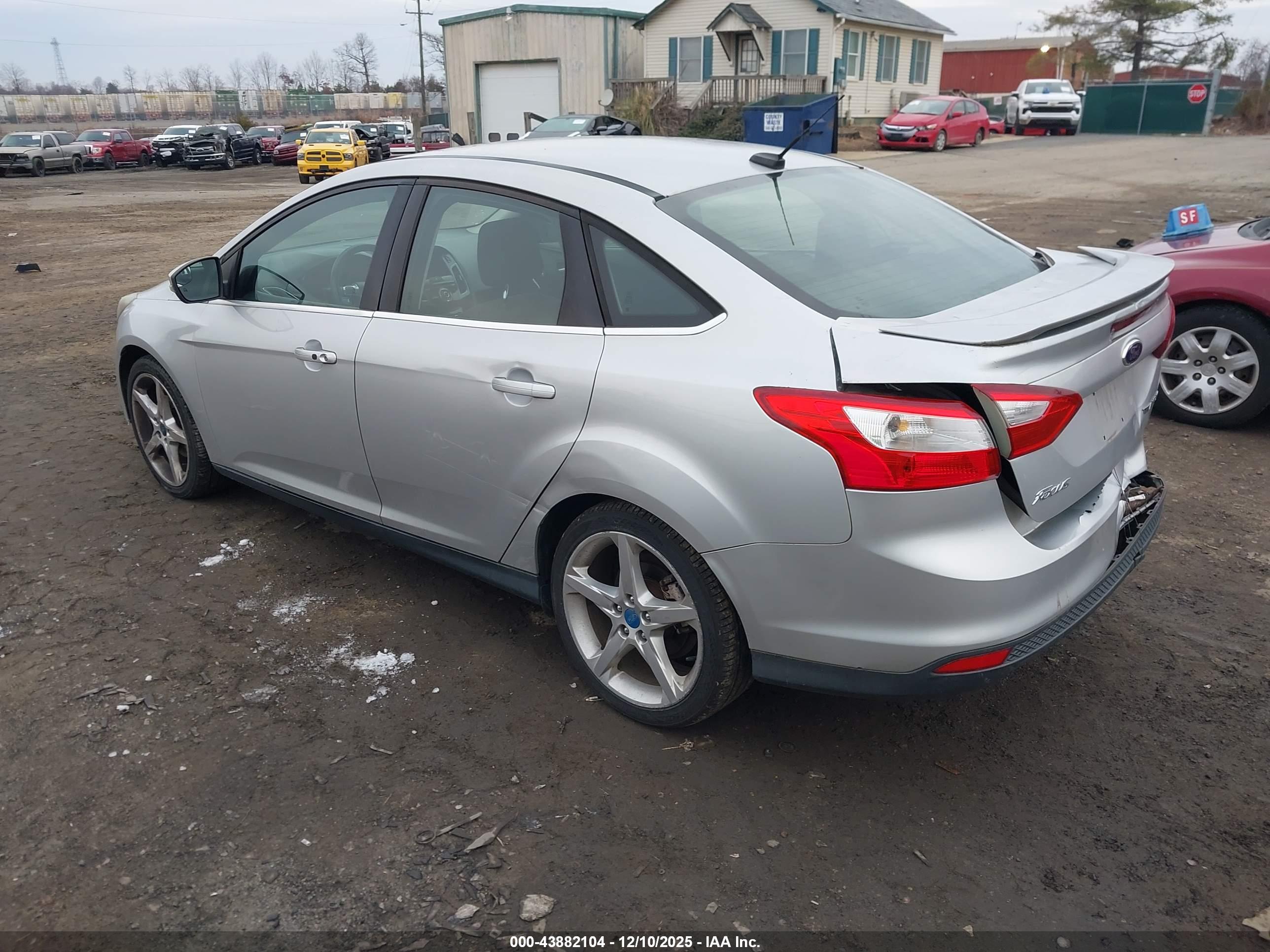 FORD FOCUS image 3