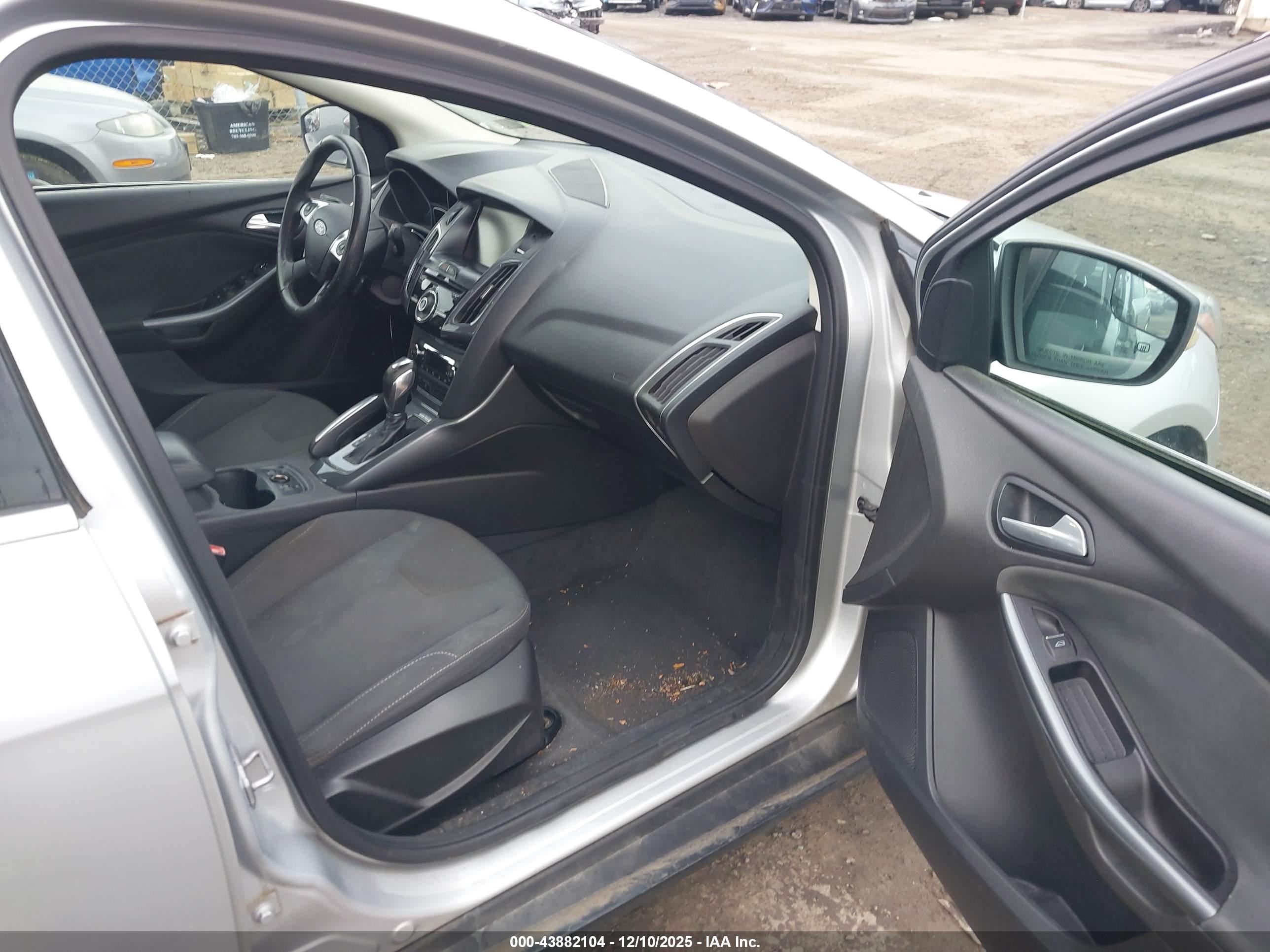 FORD FOCUS image 5