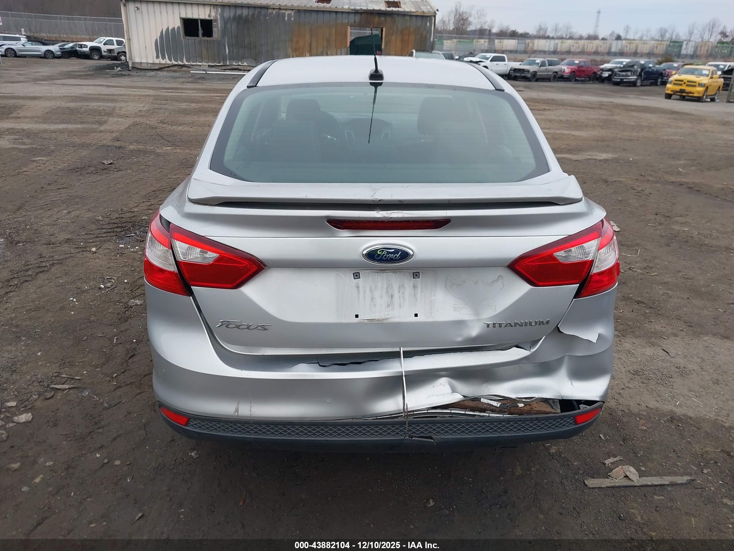 FORD FOCUS image 6