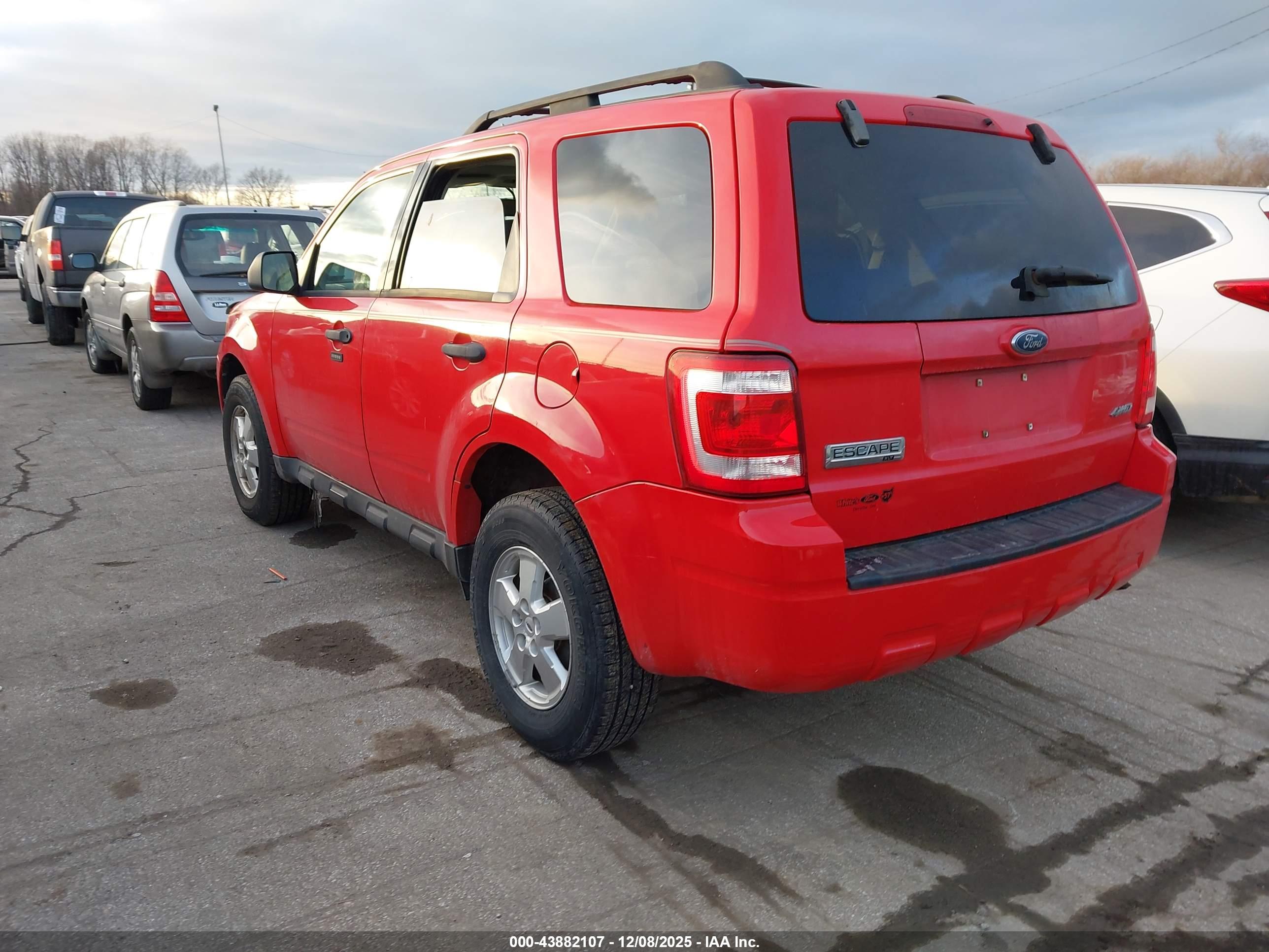FORD ESCAPE image 3