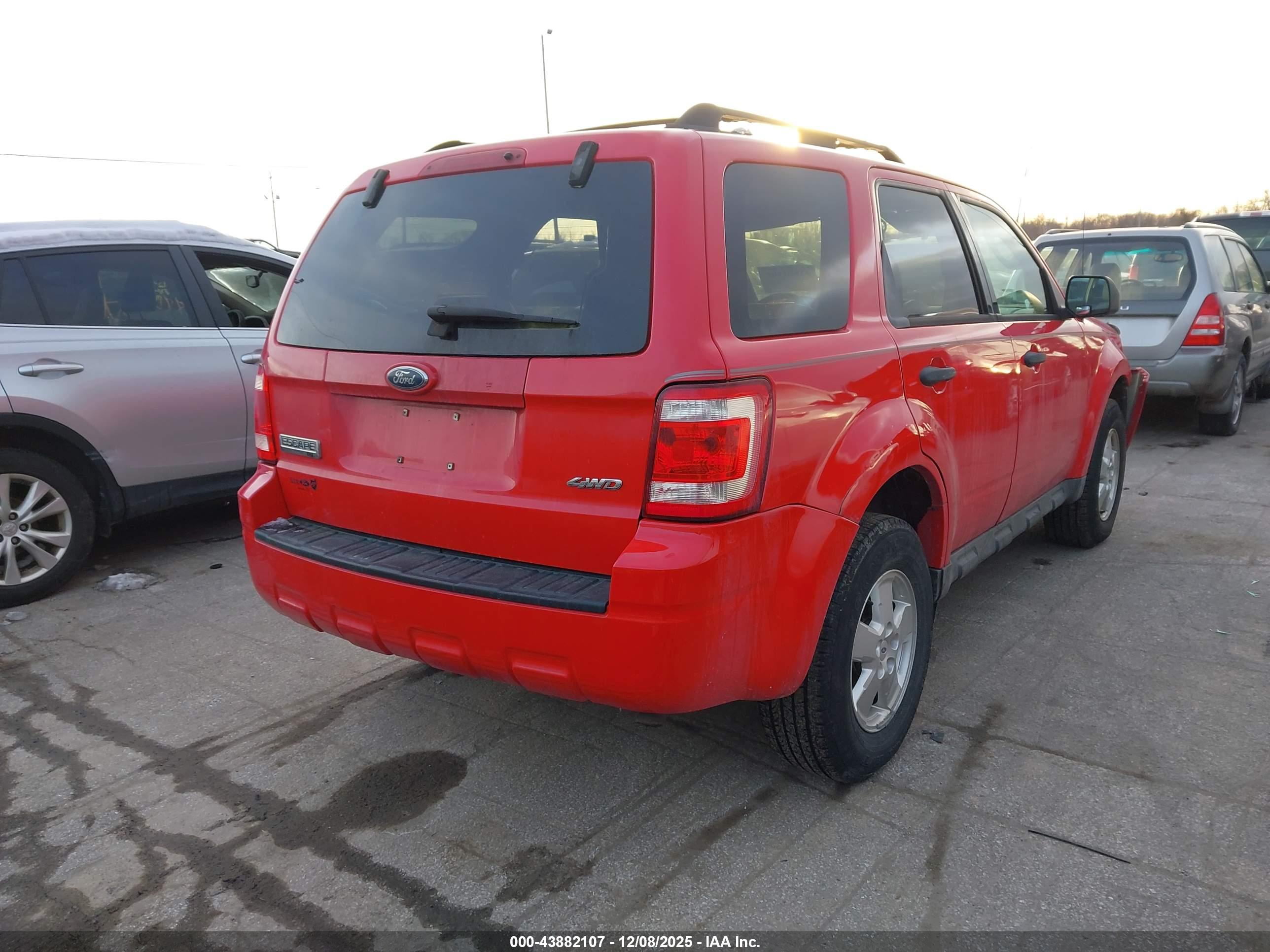 FORD ESCAPE image 4