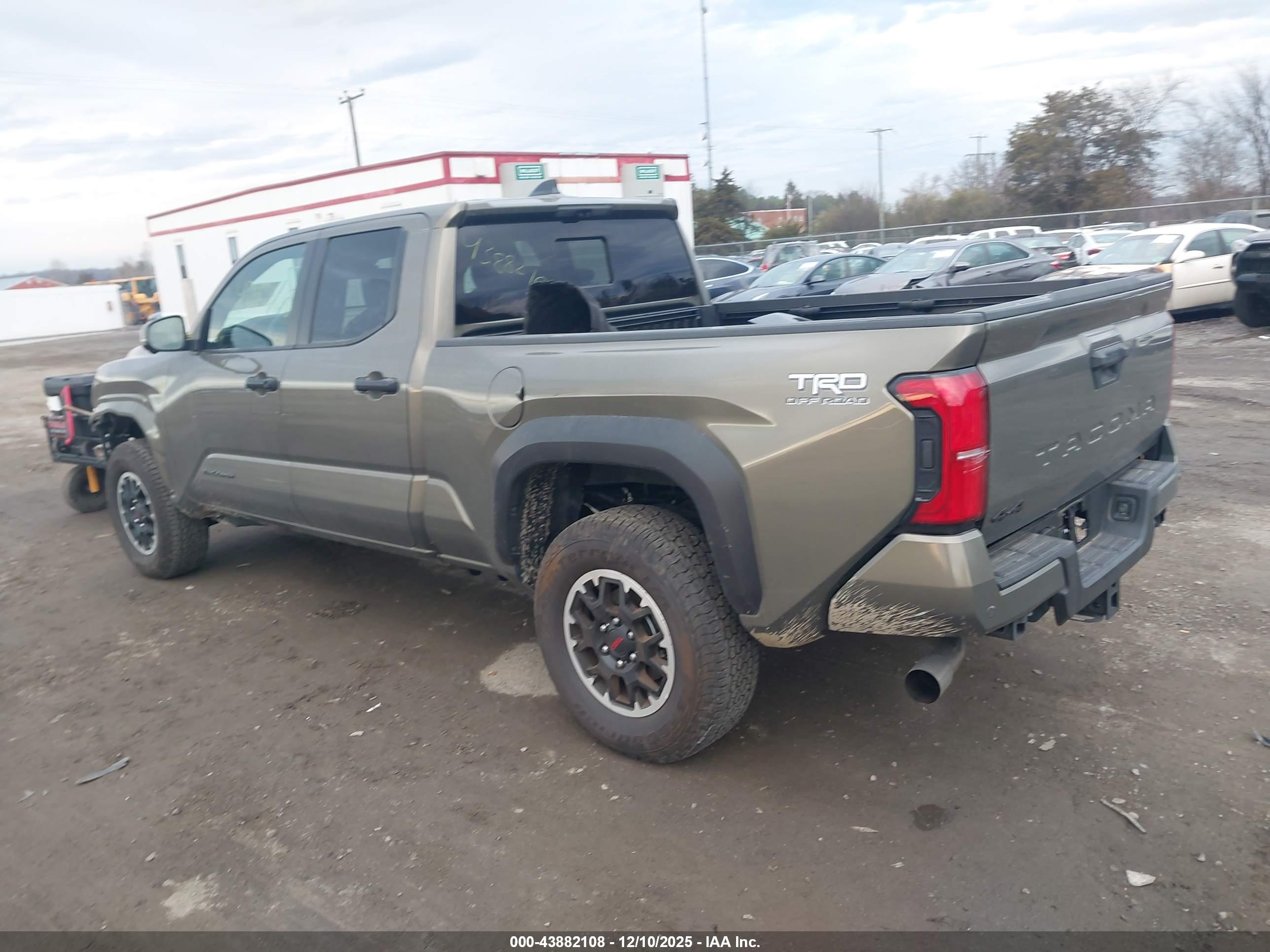 TOYOTA TACOMA image 3