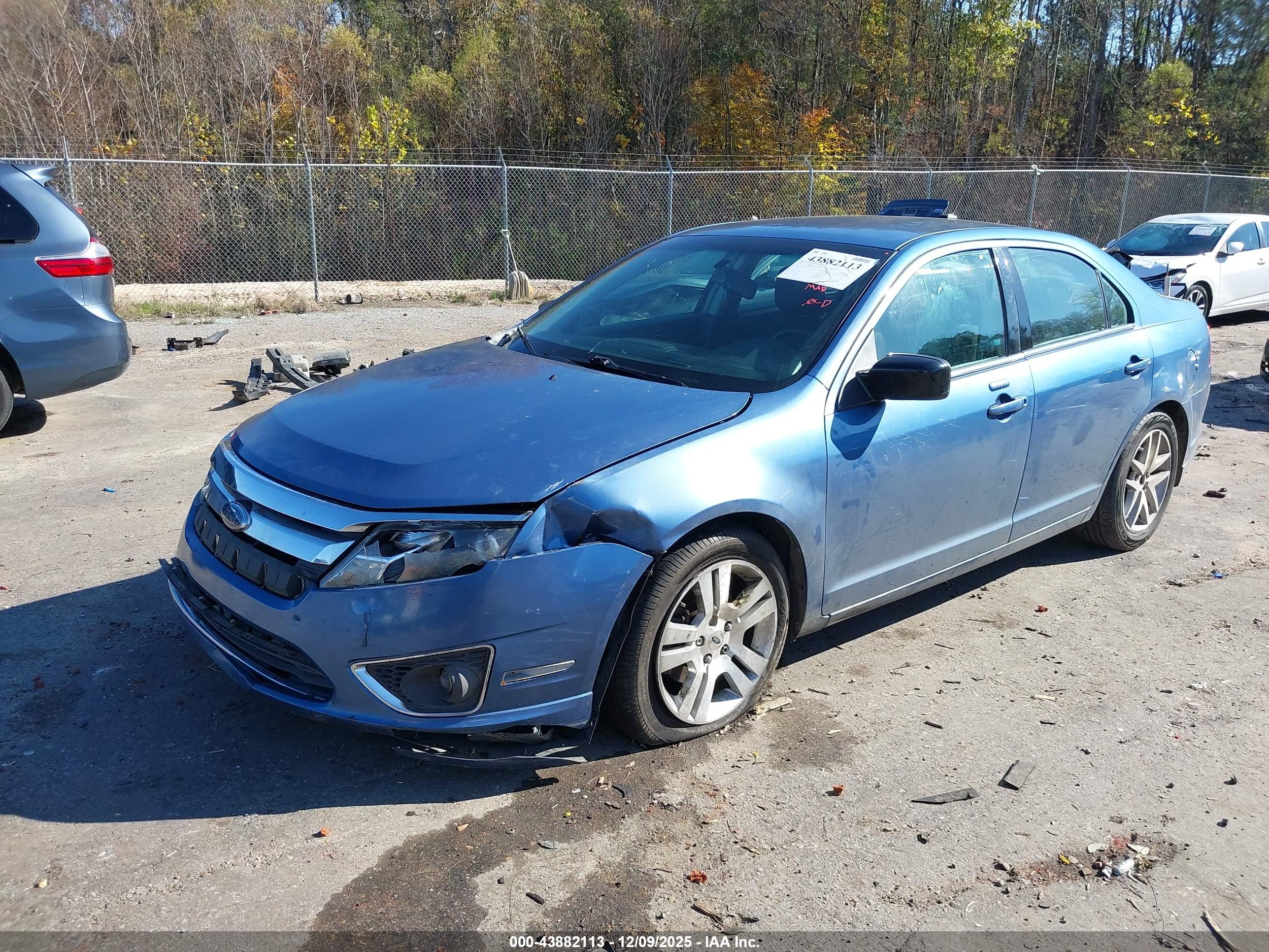 FORD FUSION image 2