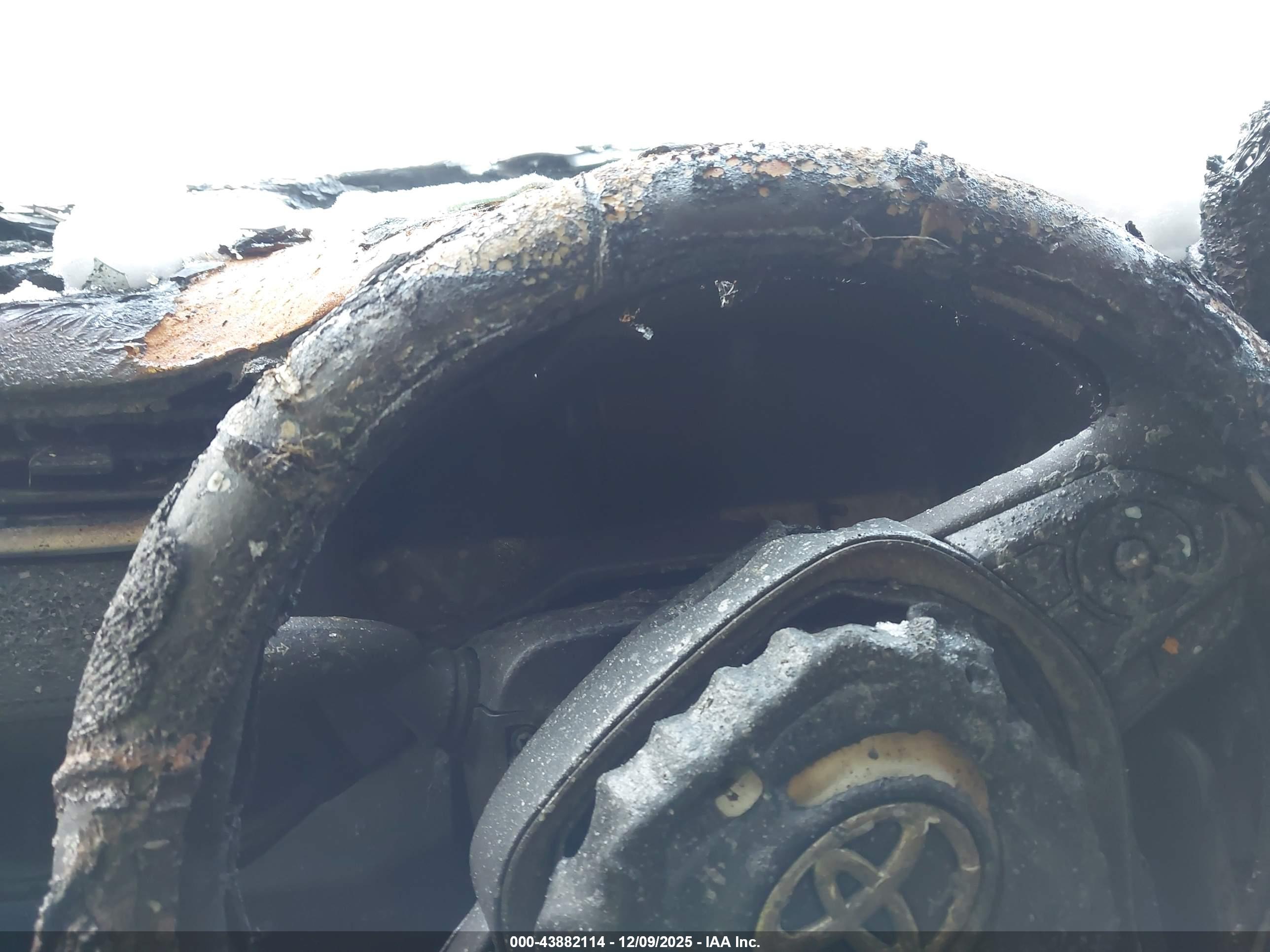 TOYOTA RAV4 image 7