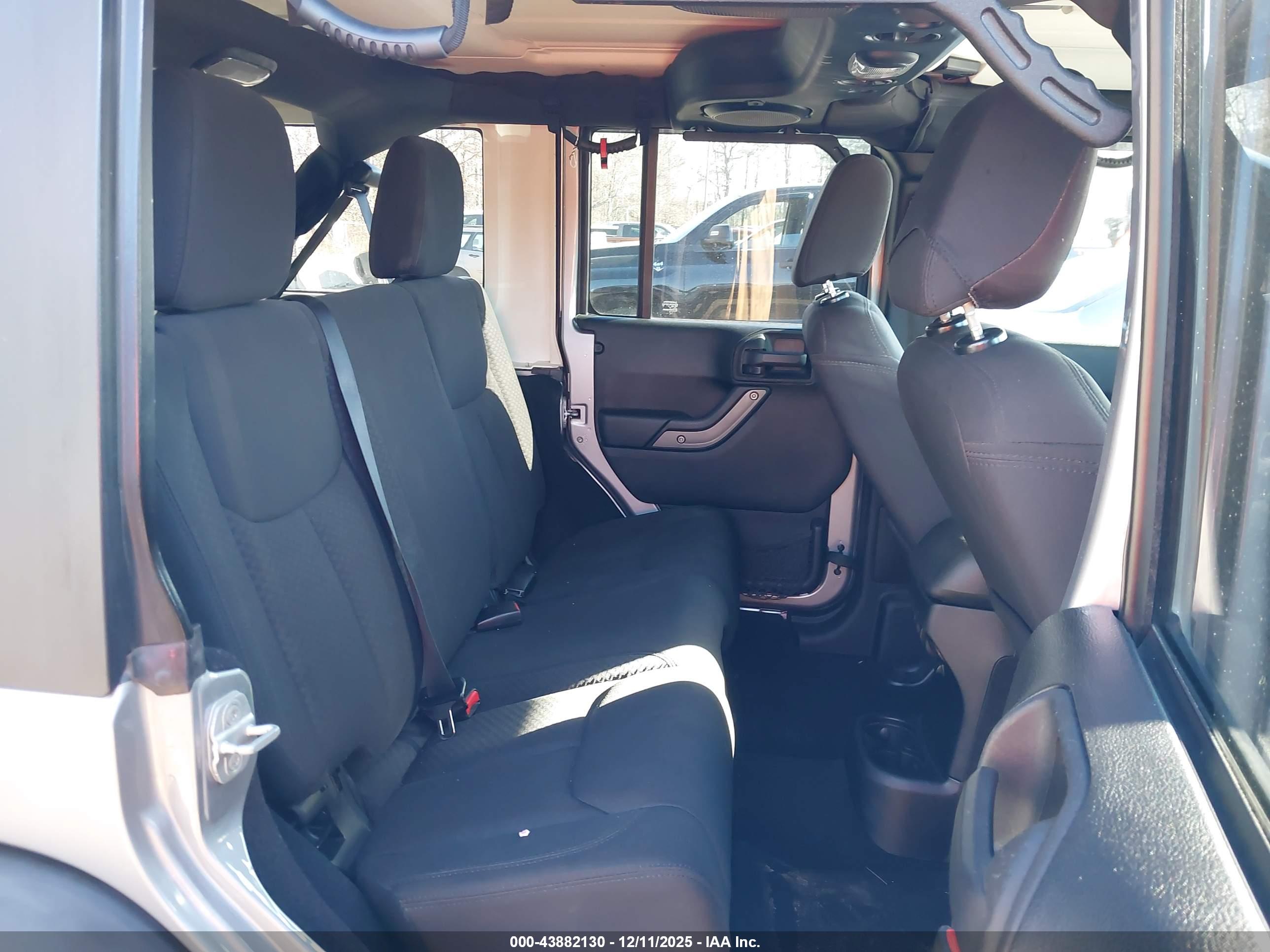 JEEP WRANGLER image 8