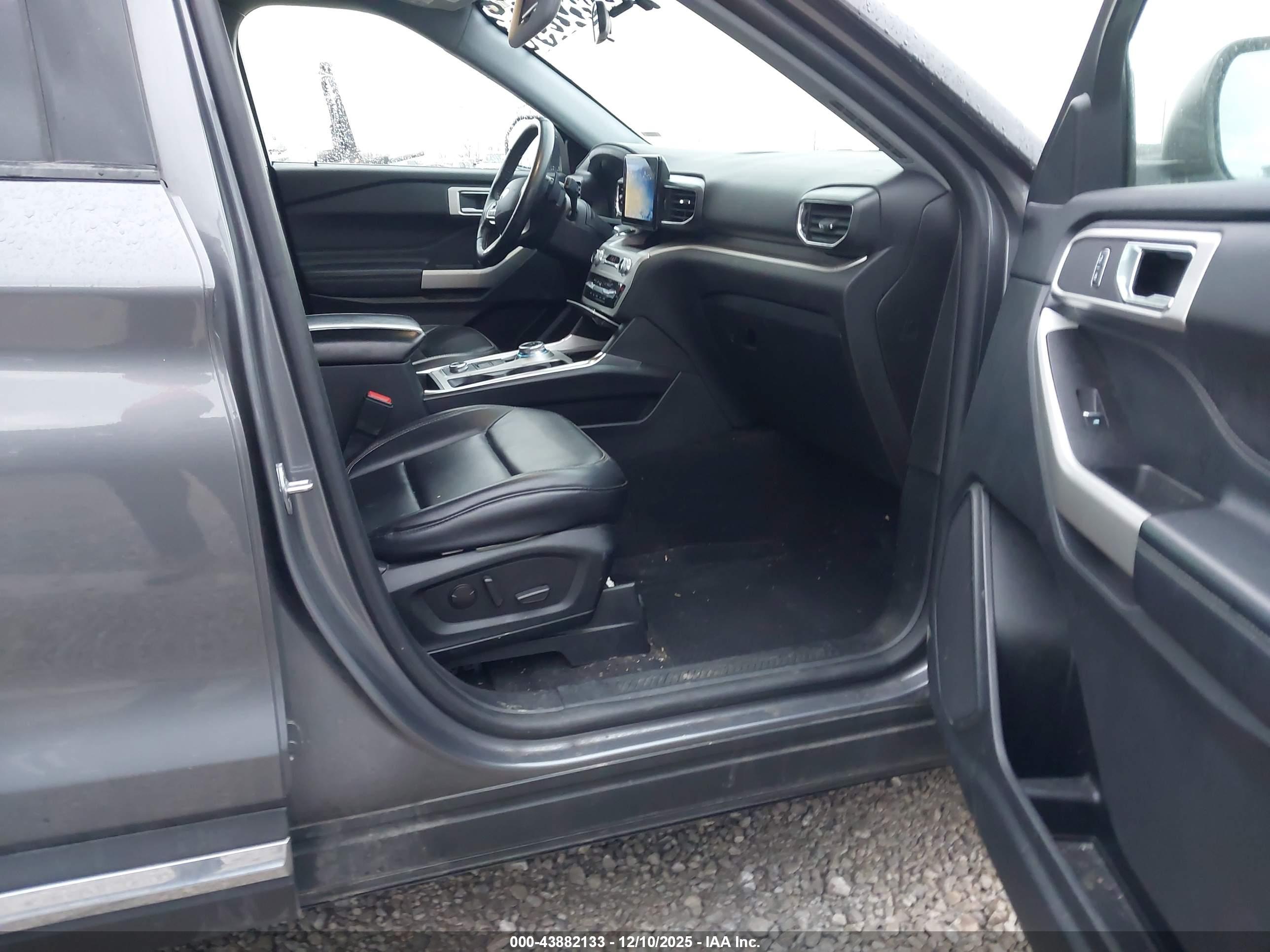 FORD EXPLORER image 5
