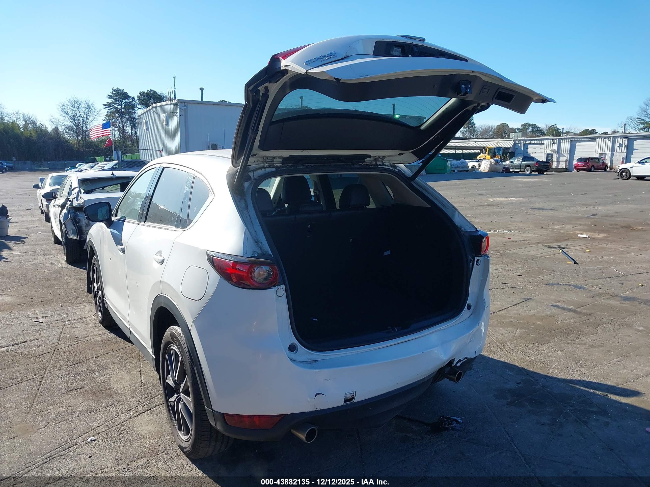MAZDA CX-5 image 3