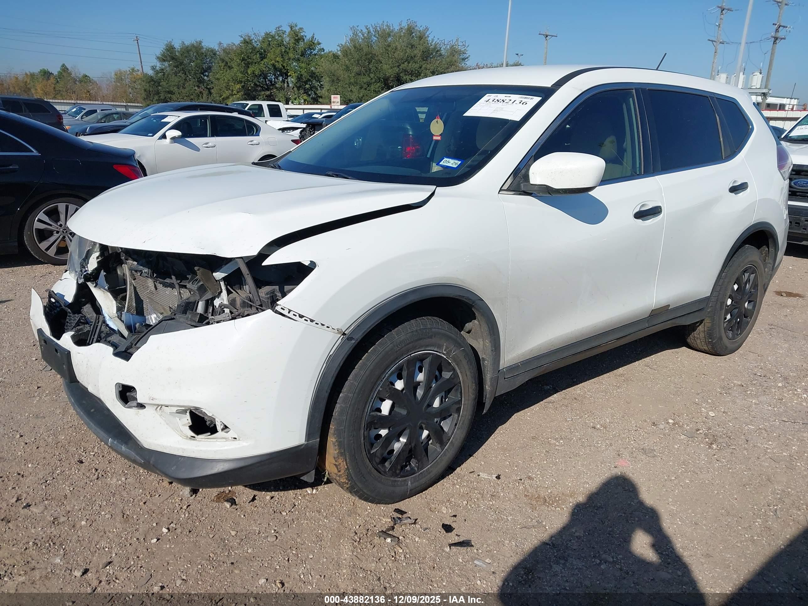 NISSAN ROGUE image 2