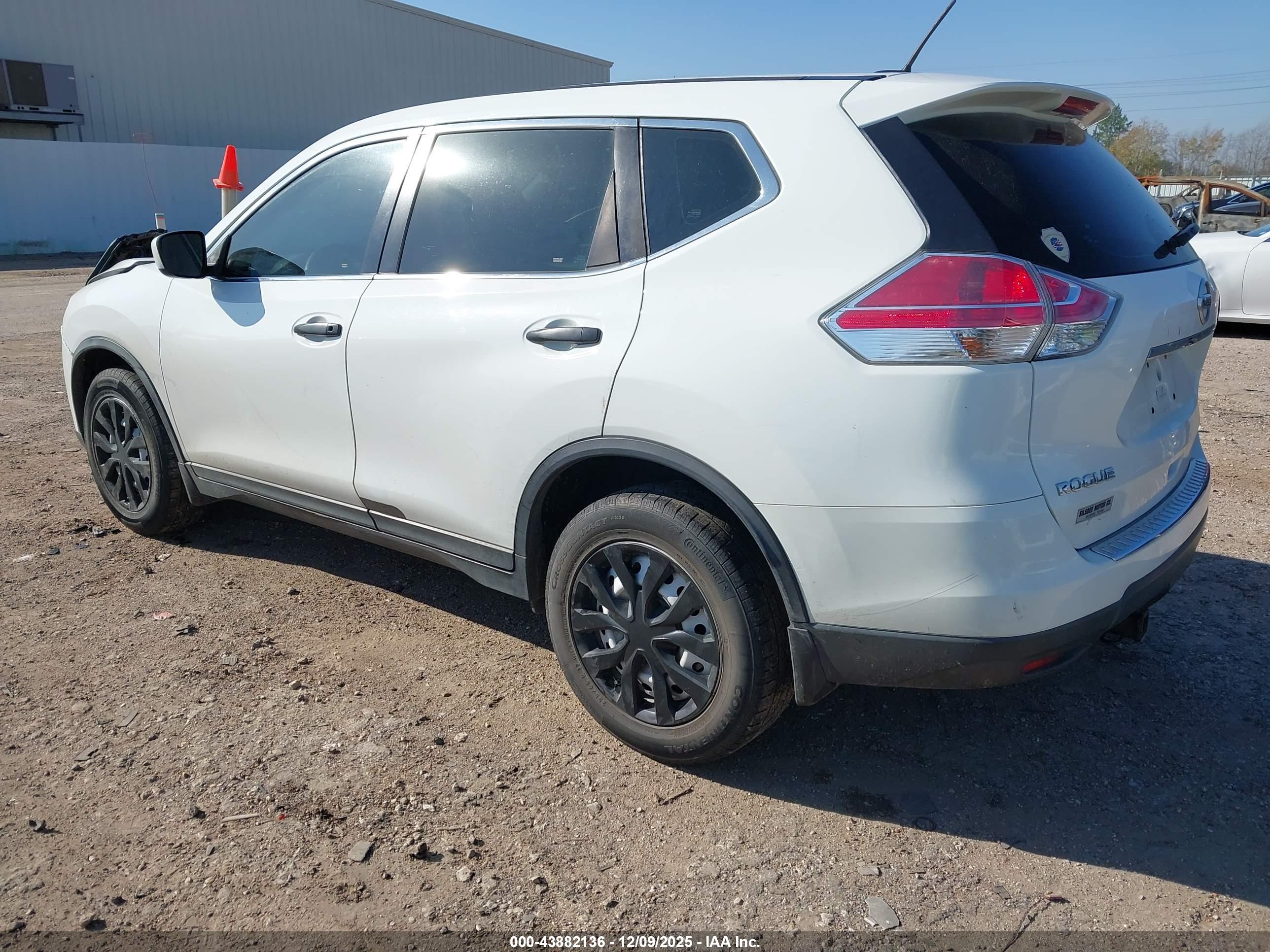NISSAN ROGUE image 3