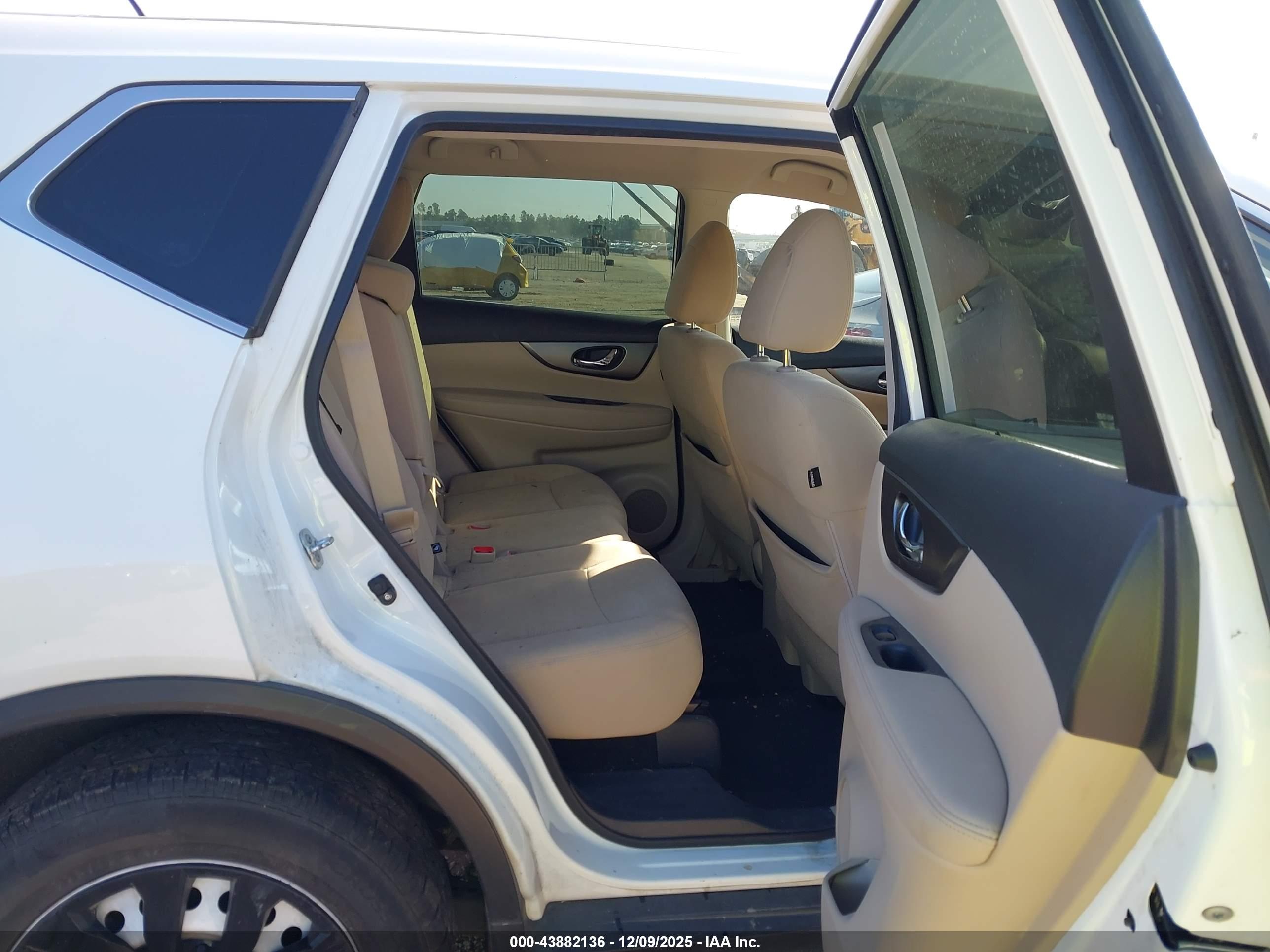 NISSAN ROGUE image 8