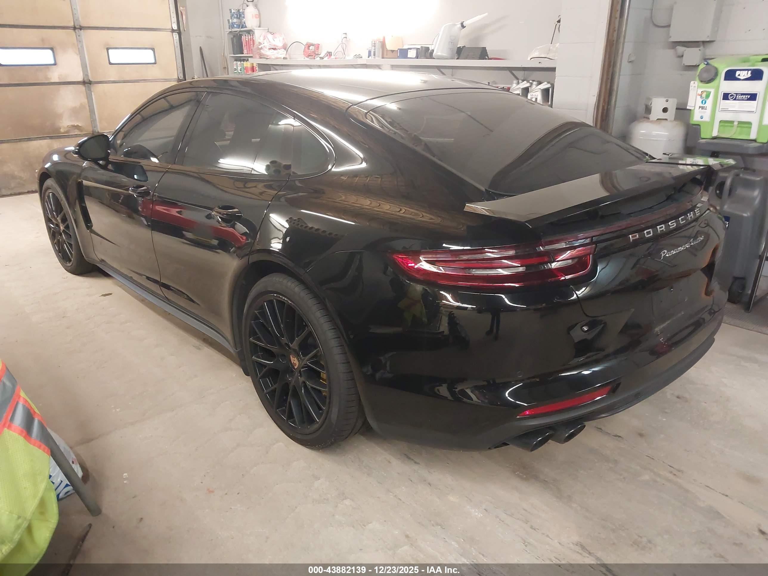 PORSCHE PANAMERA image 3