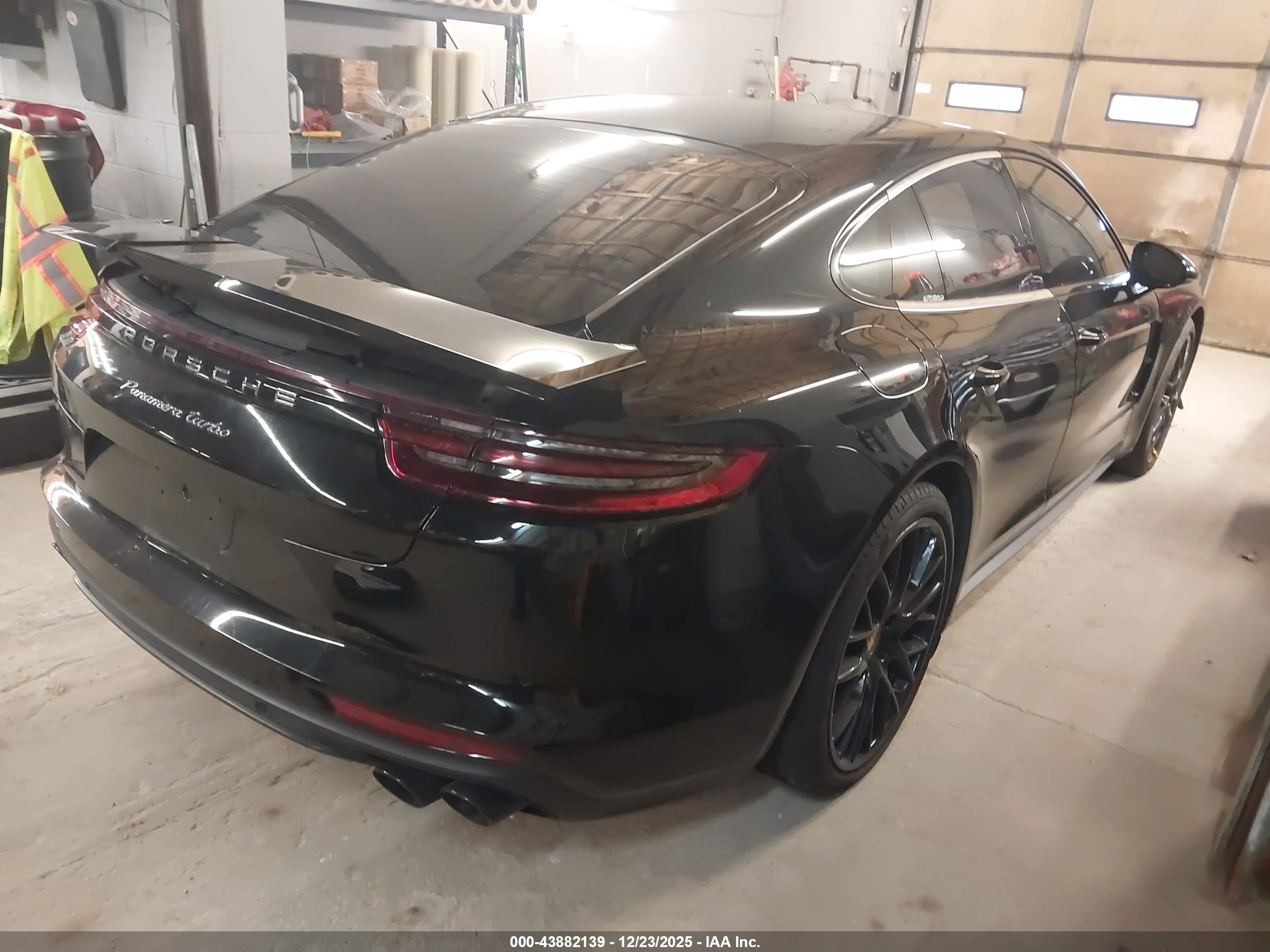 PORSCHE PANAMERA image 4