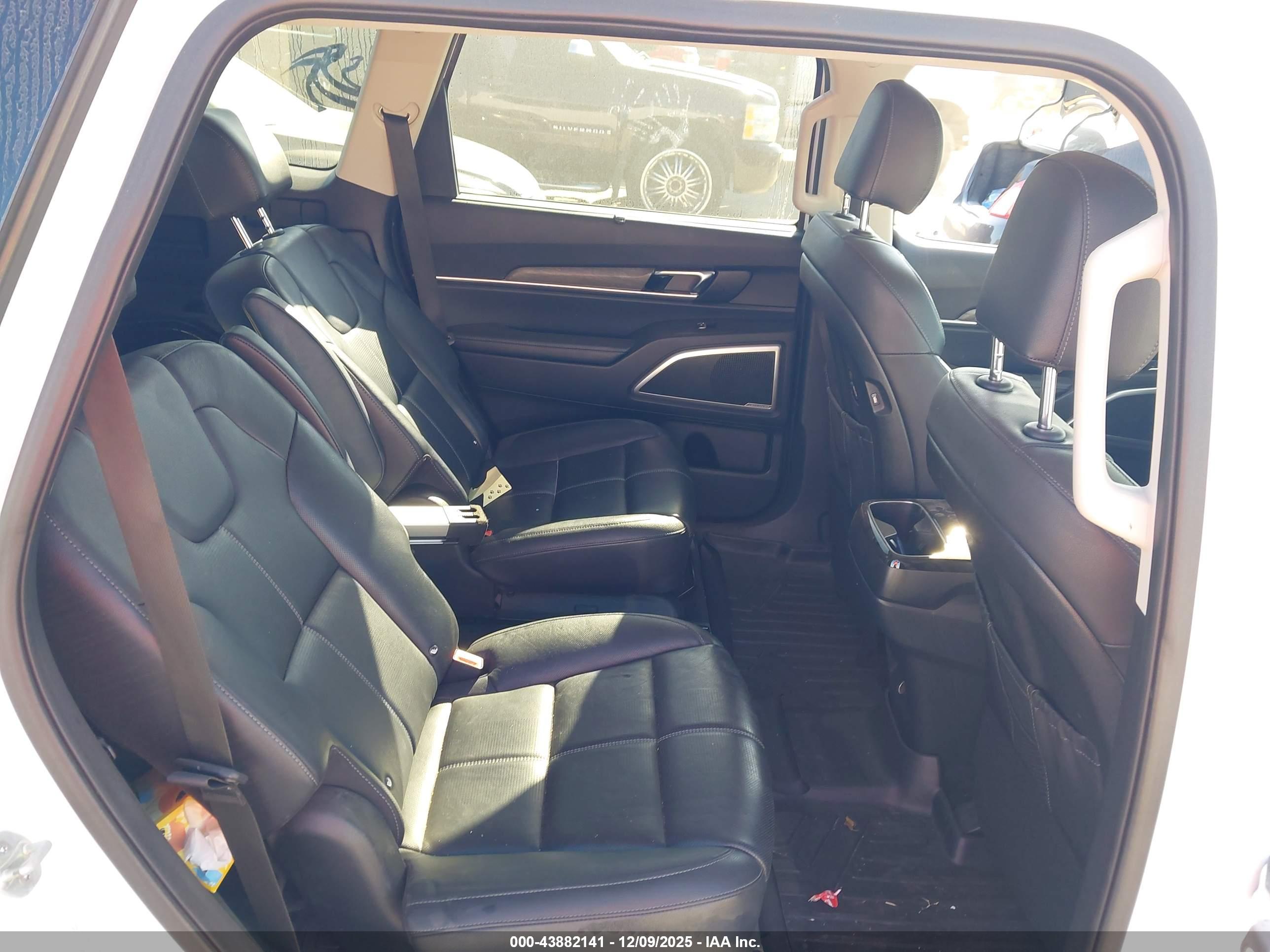 KIA TELLURIDE image 8