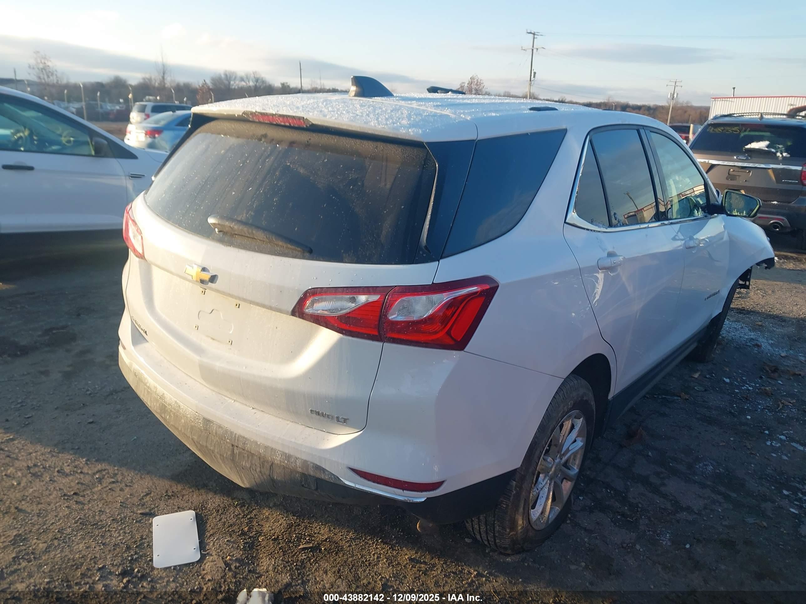 CHEVROLET EQUINOX image 4