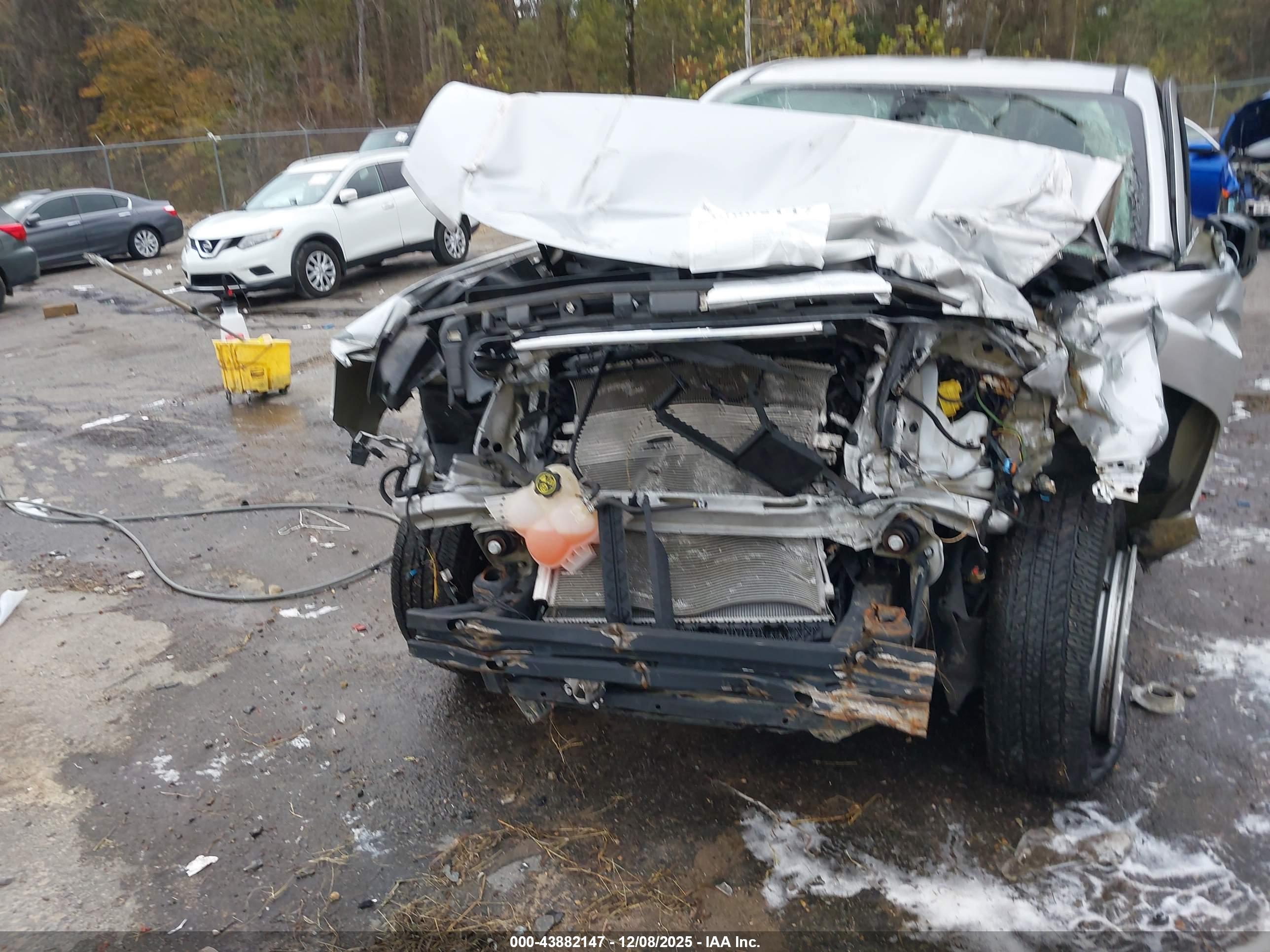 GMC CANYON image 6