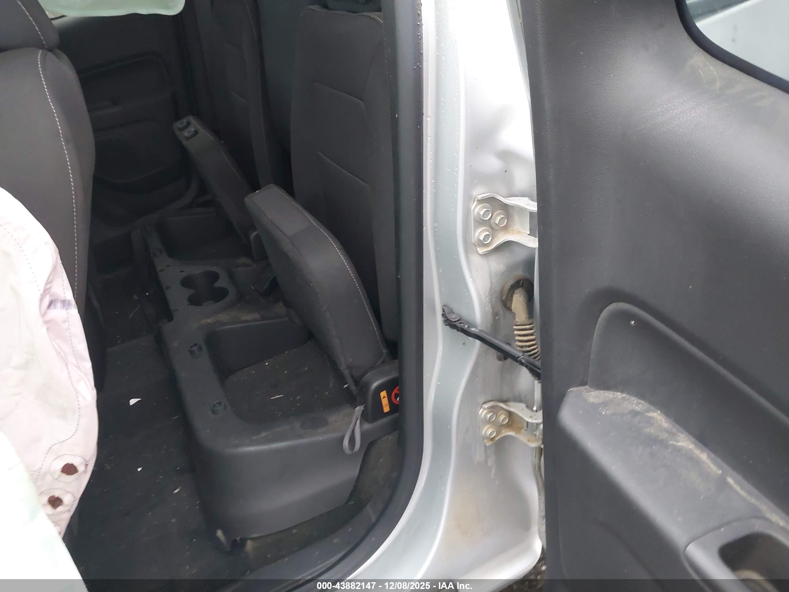 GMC CANYON image 8