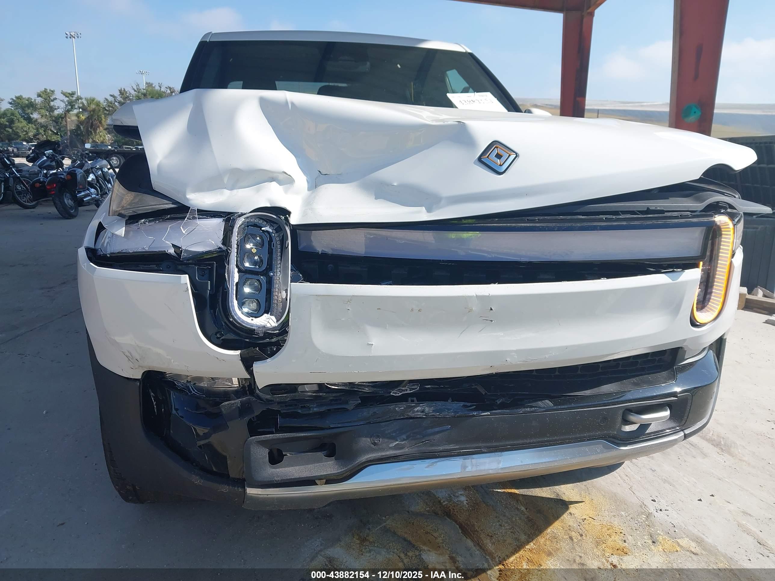RIVIAN R1T image 6