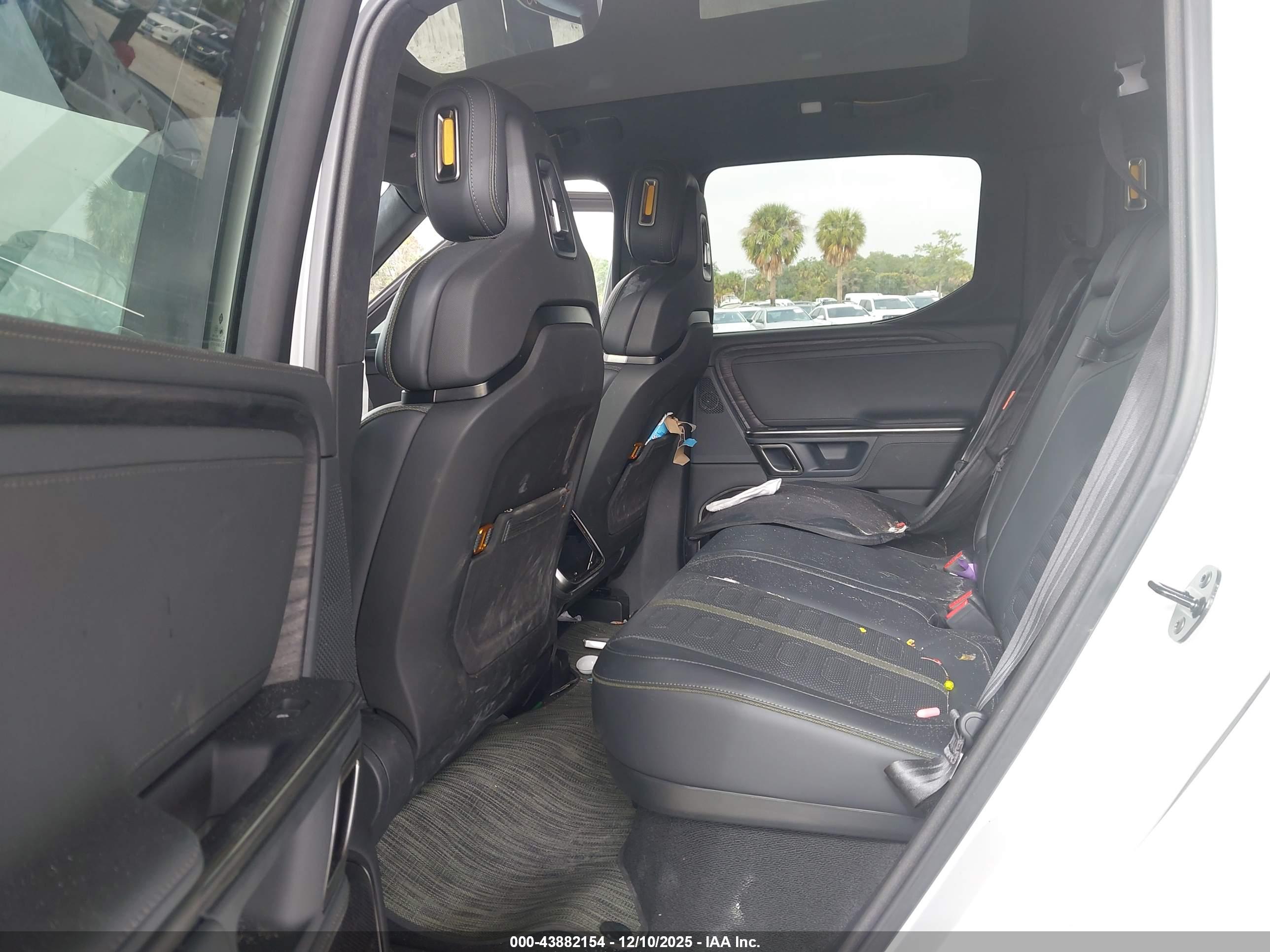 RIVIAN R1T image 8