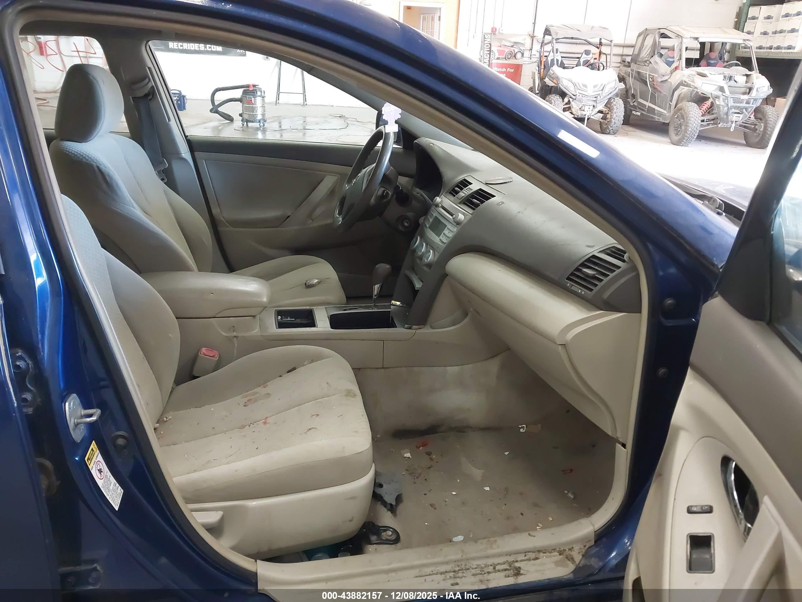 TOYOTA CAMRY image 5