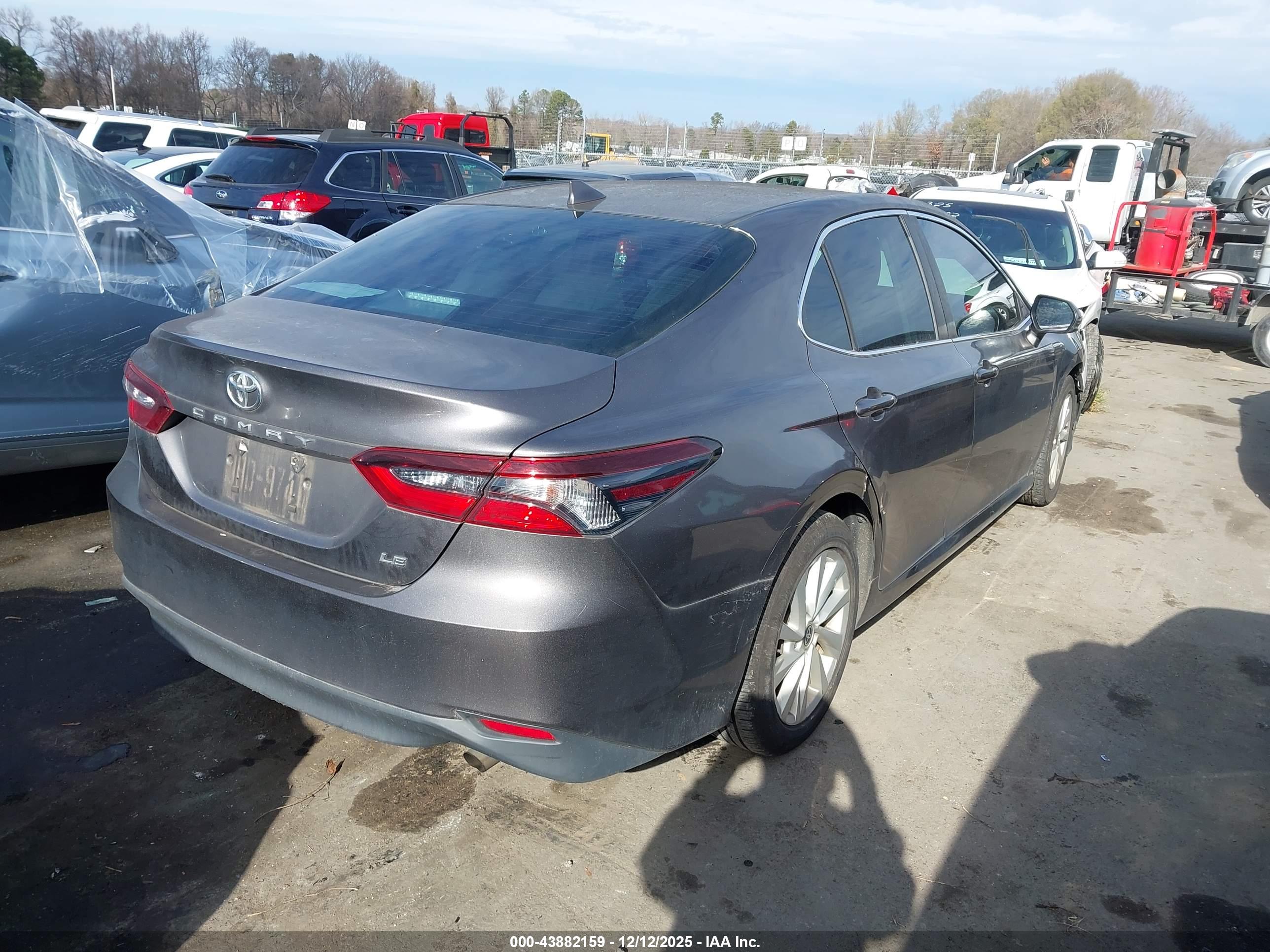 TOYOTA CAMRY image 4