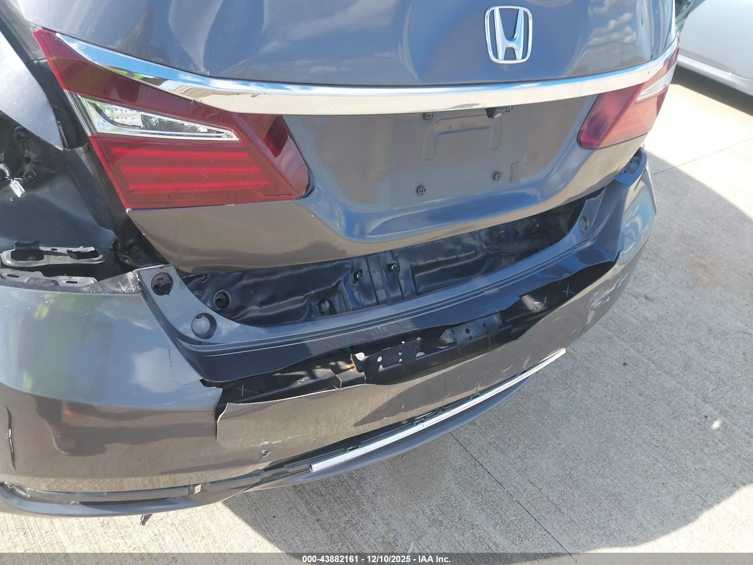HONDA ACCORD image 6