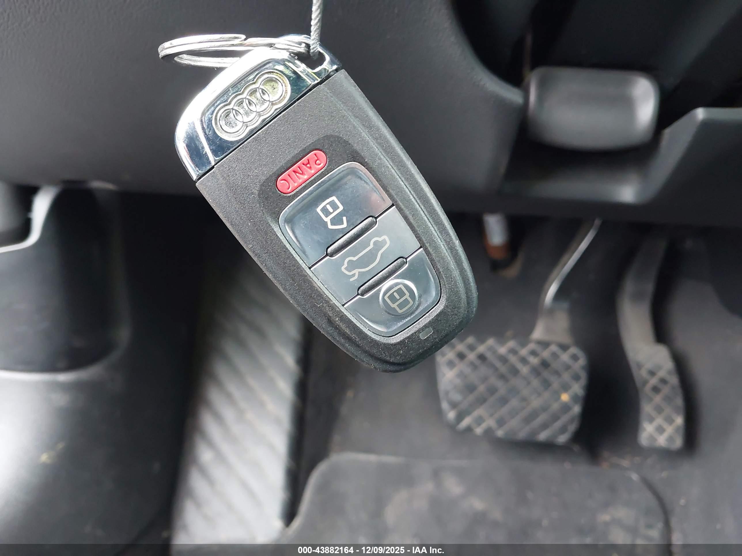 AUDI A4 image 11
