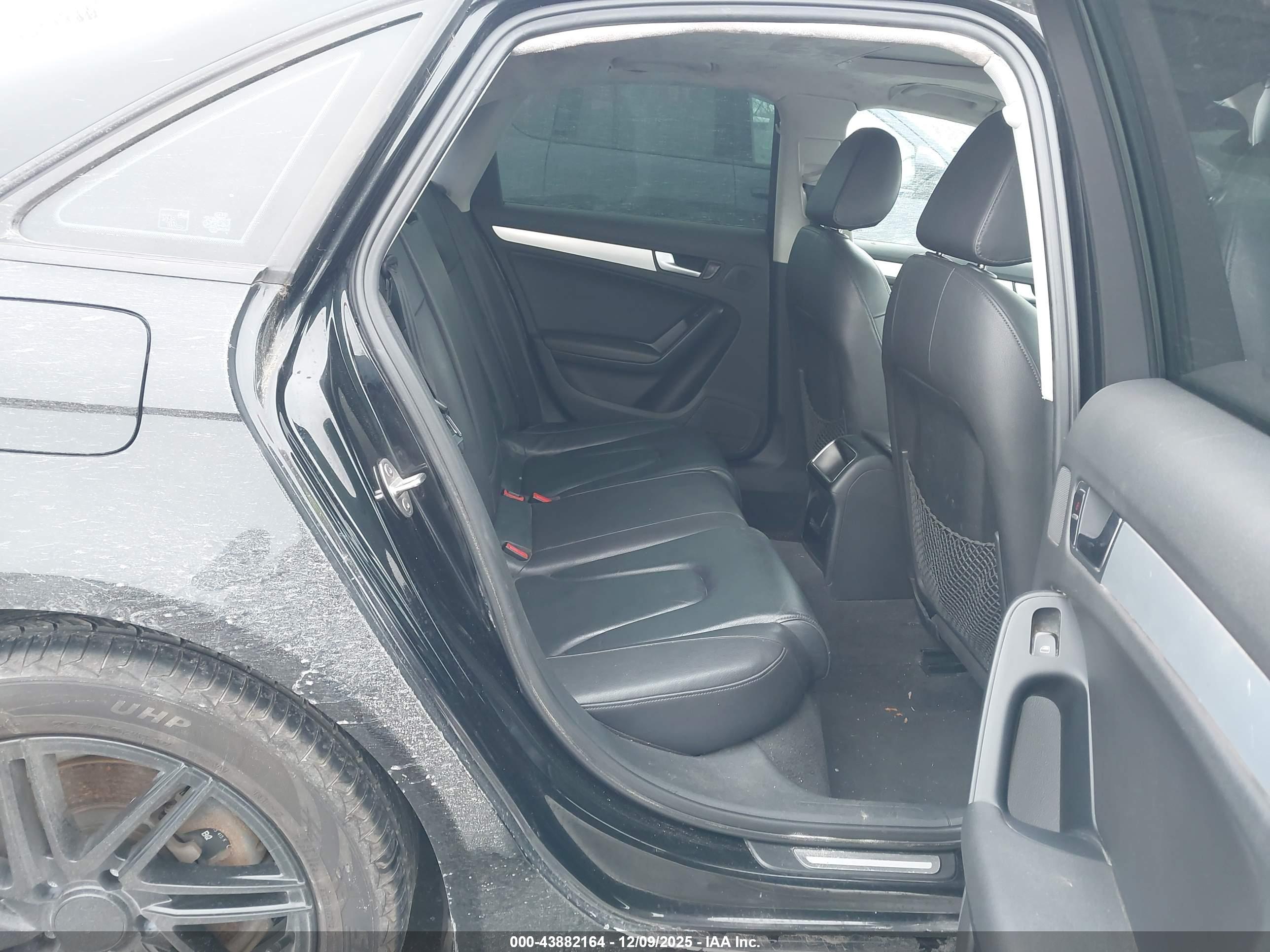 AUDI A4 image 8