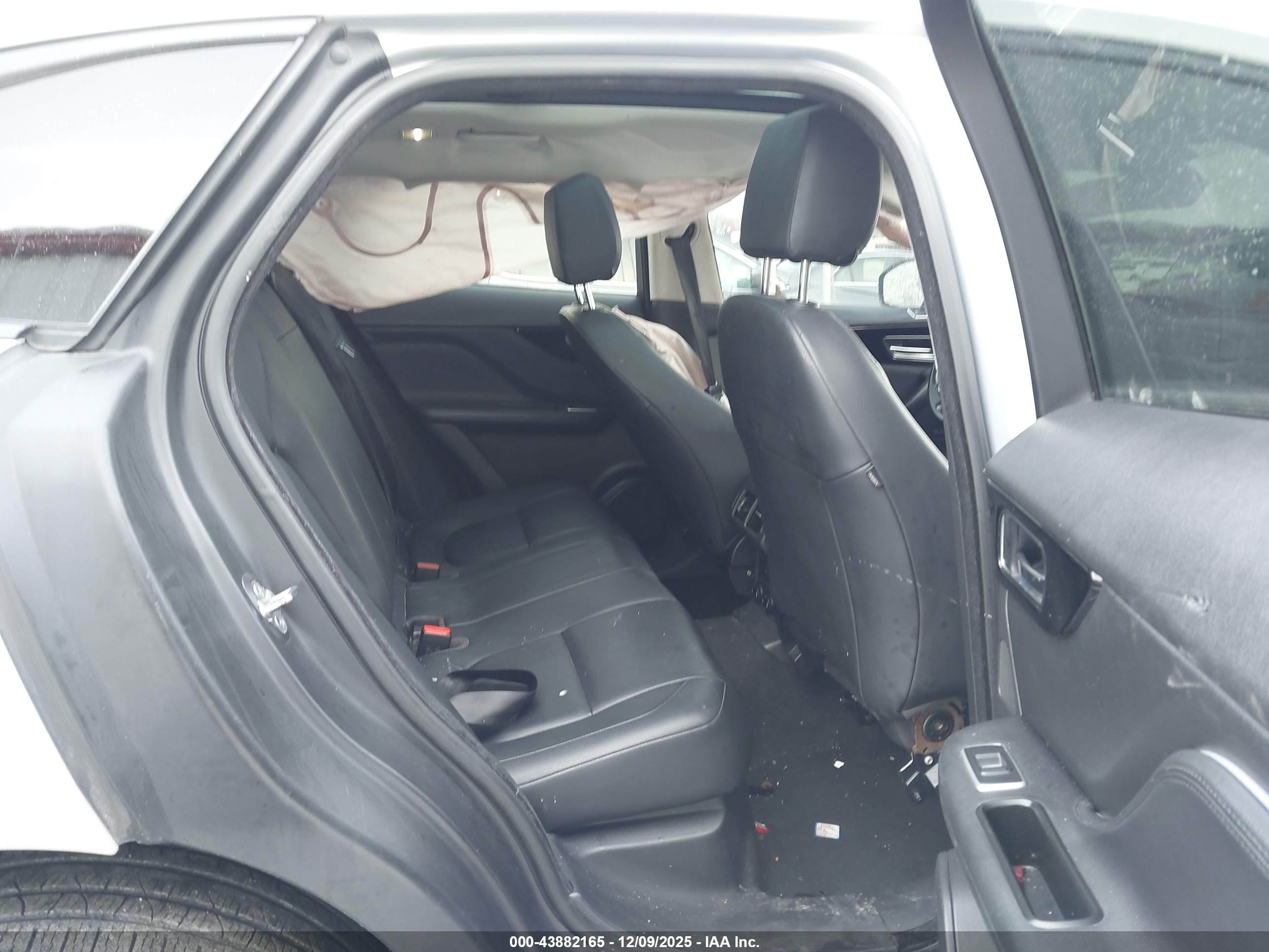 JAGUAR F-PACE image 8