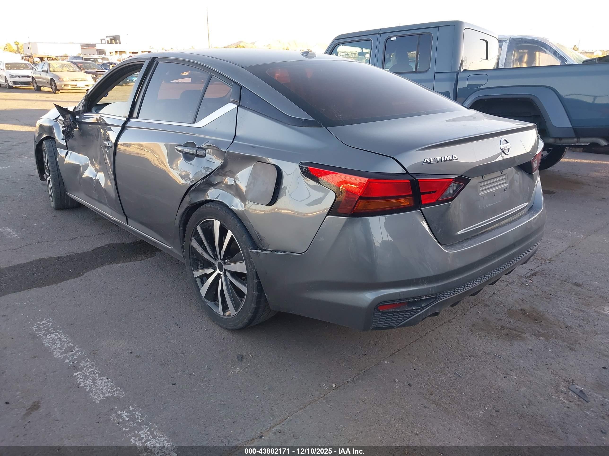 NISSAN ALTIMA image 3