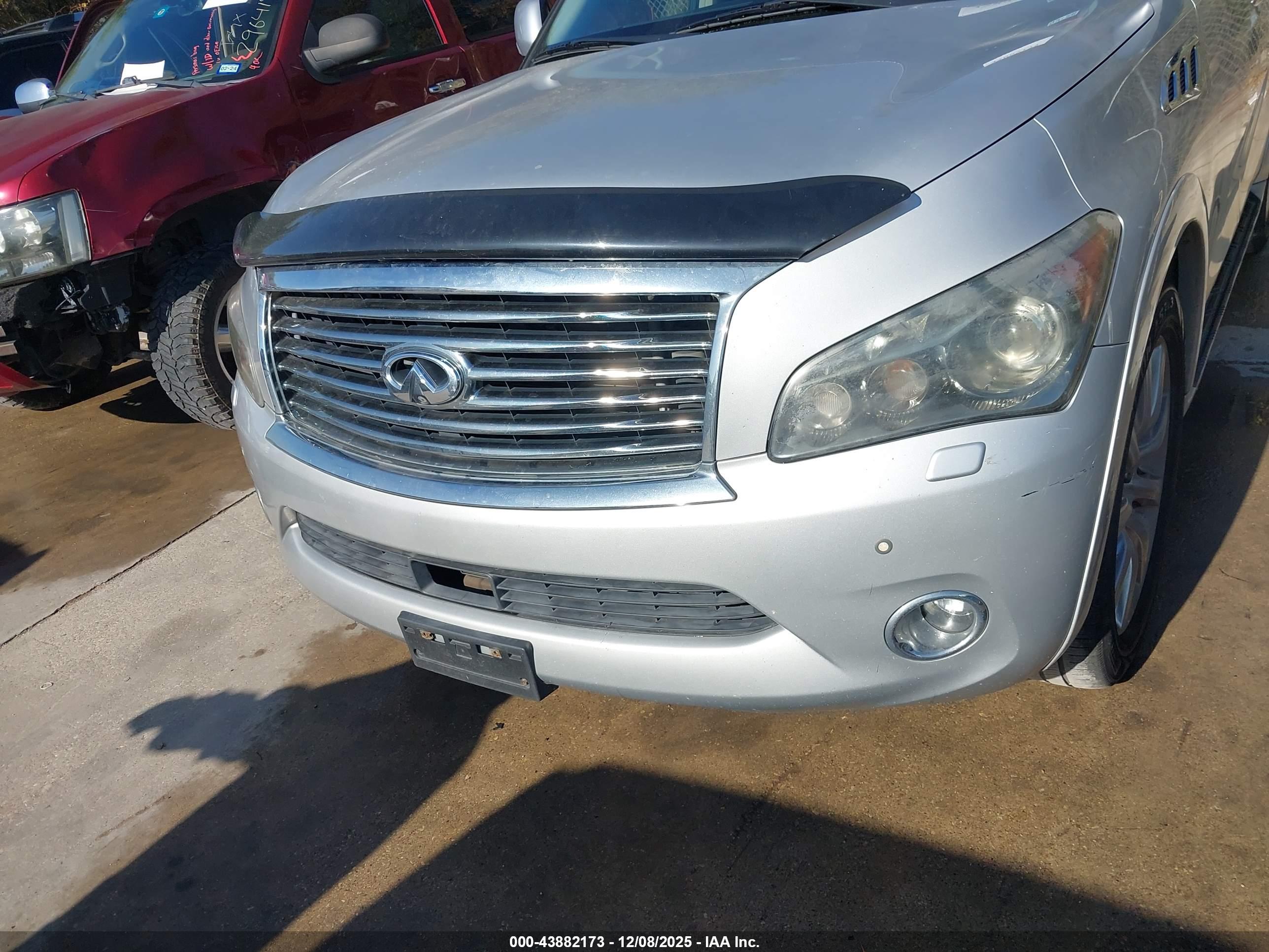 INFINITI QX56 image 6