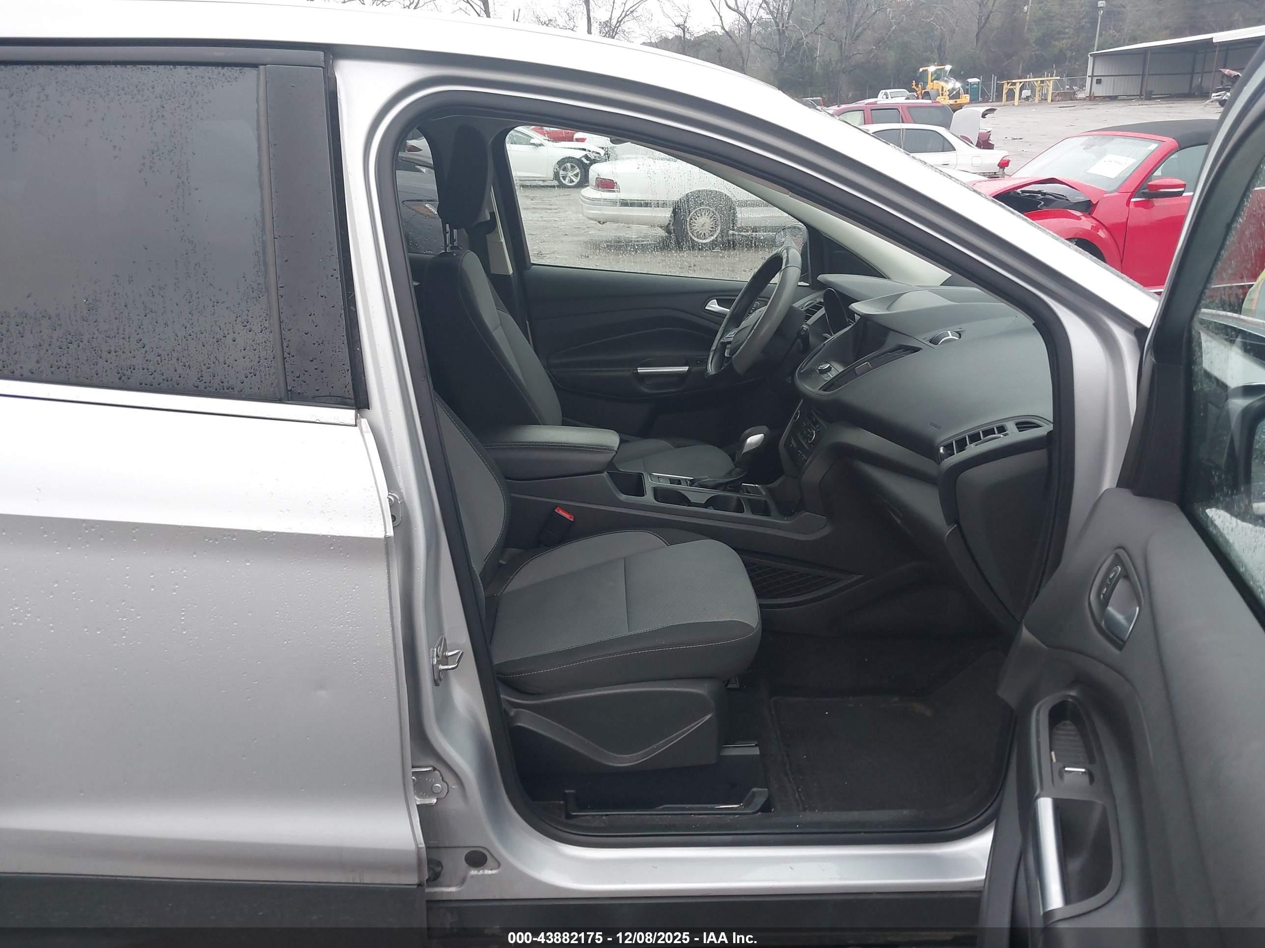 FORD ESCAPE image 5