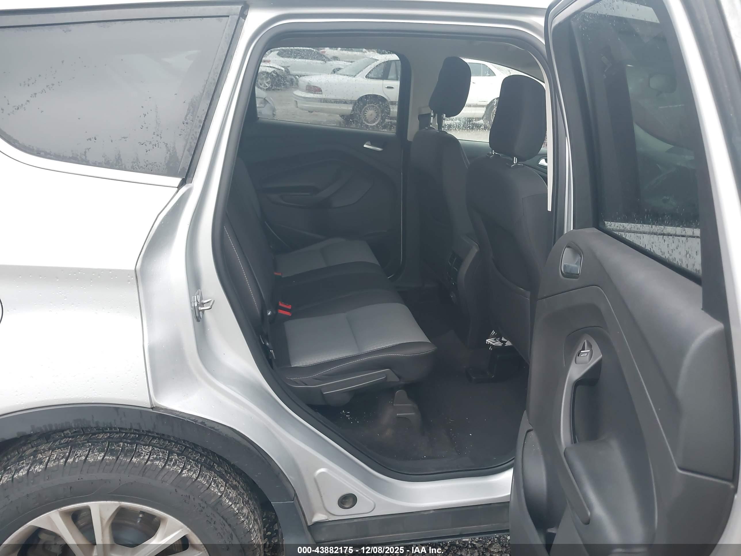 FORD ESCAPE image 8