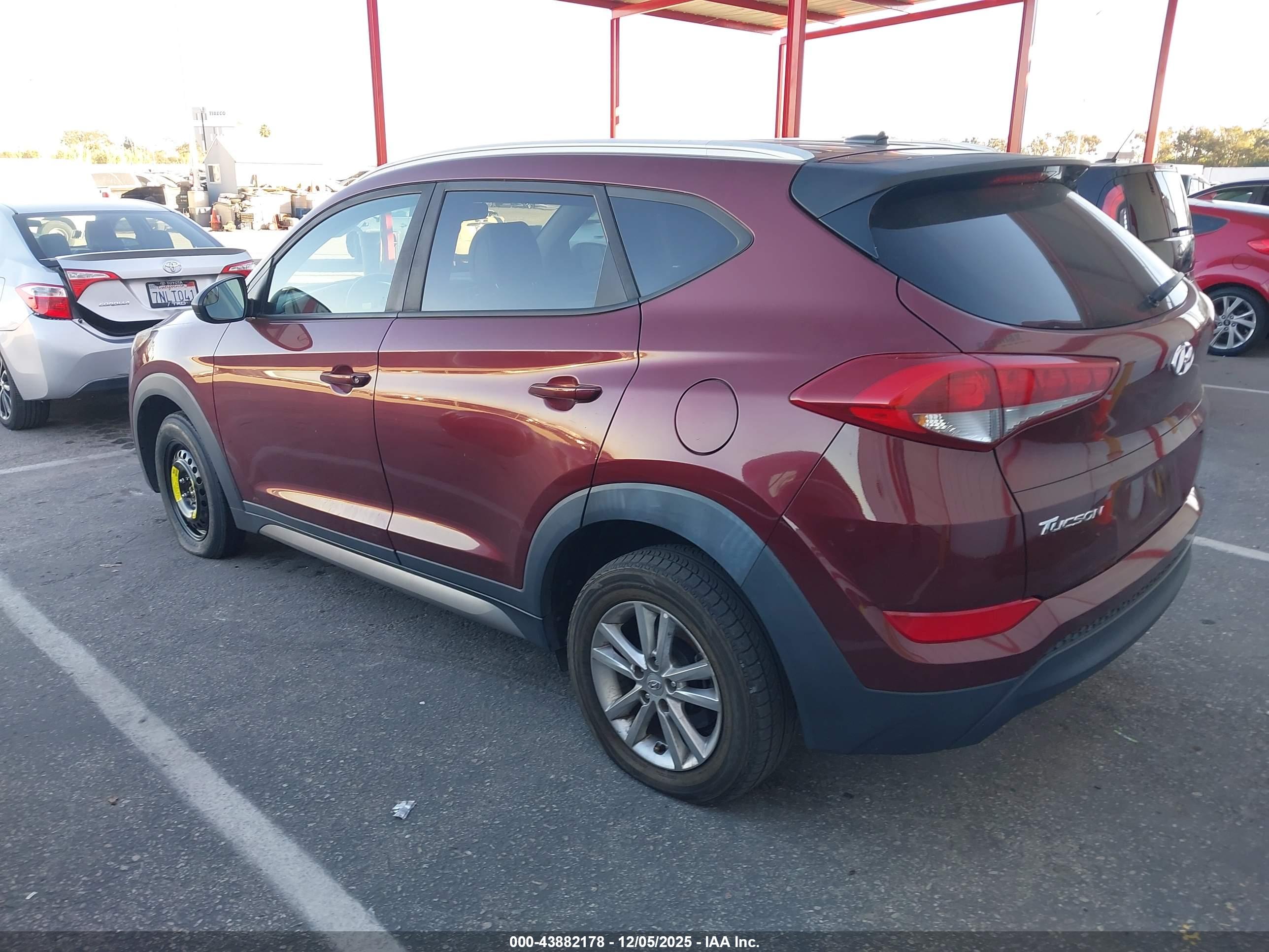 HYUNDAI TUCSON image 3