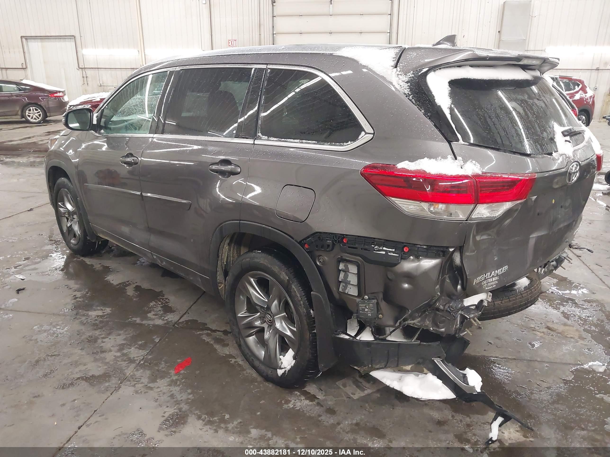 TOYOTA HIGHLANDER image 3