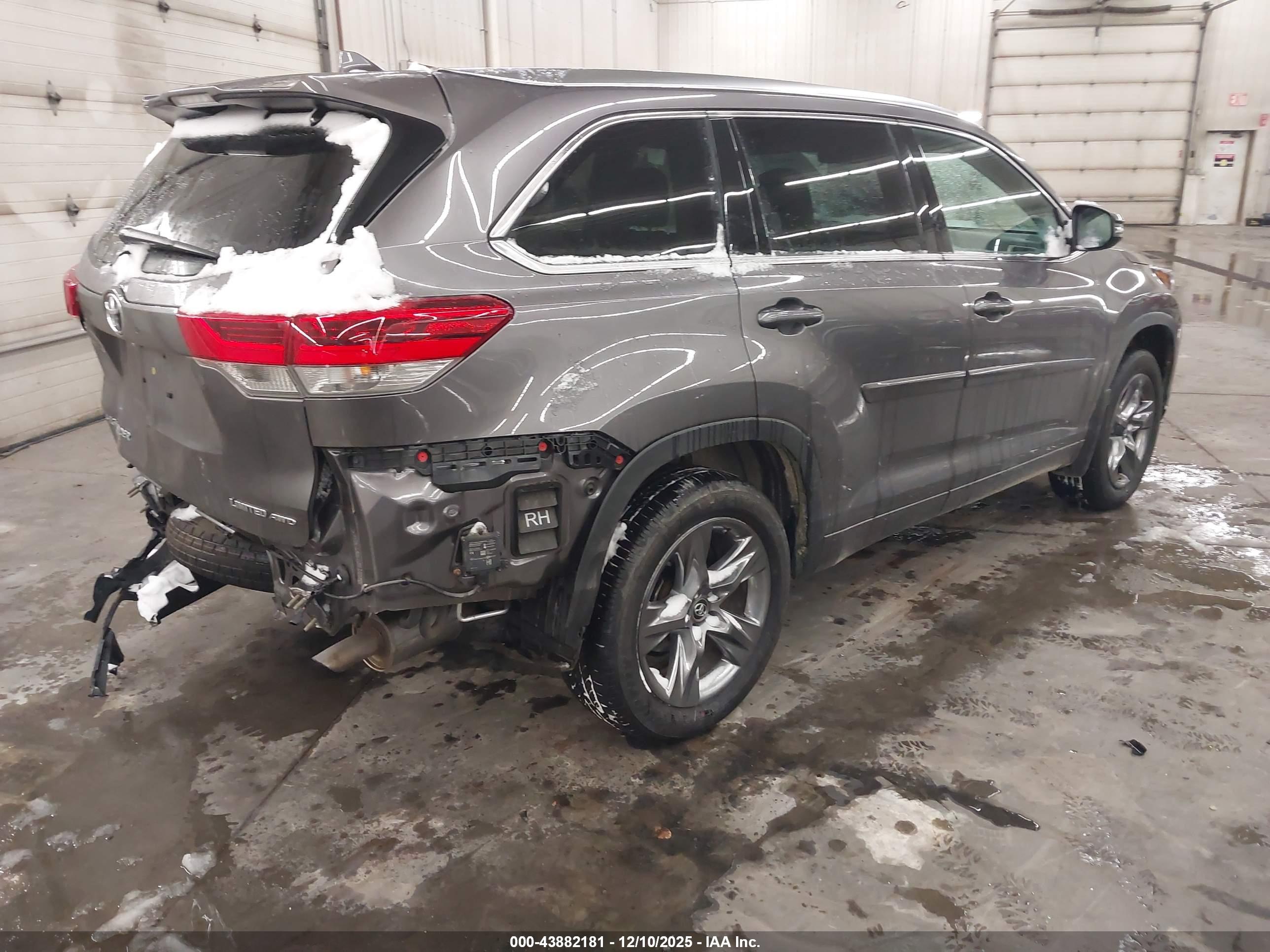 TOYOTA HIGHLANDER image 4