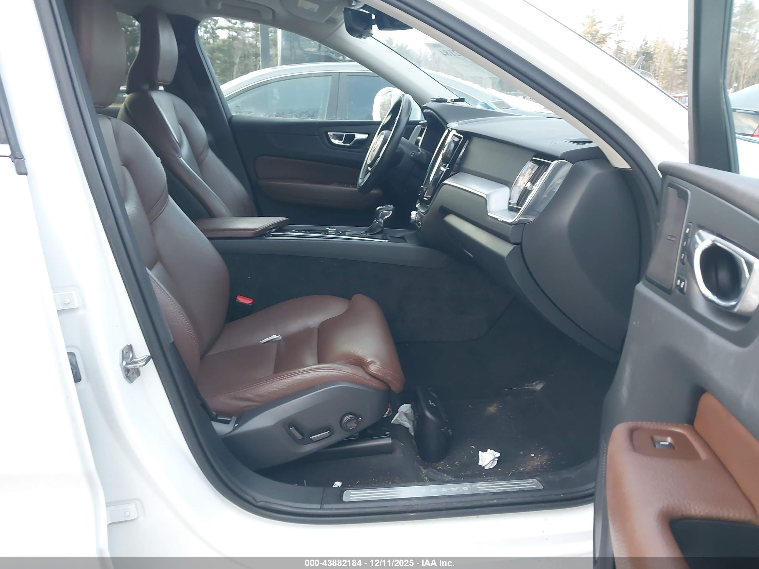VOLVO XC60 image 5