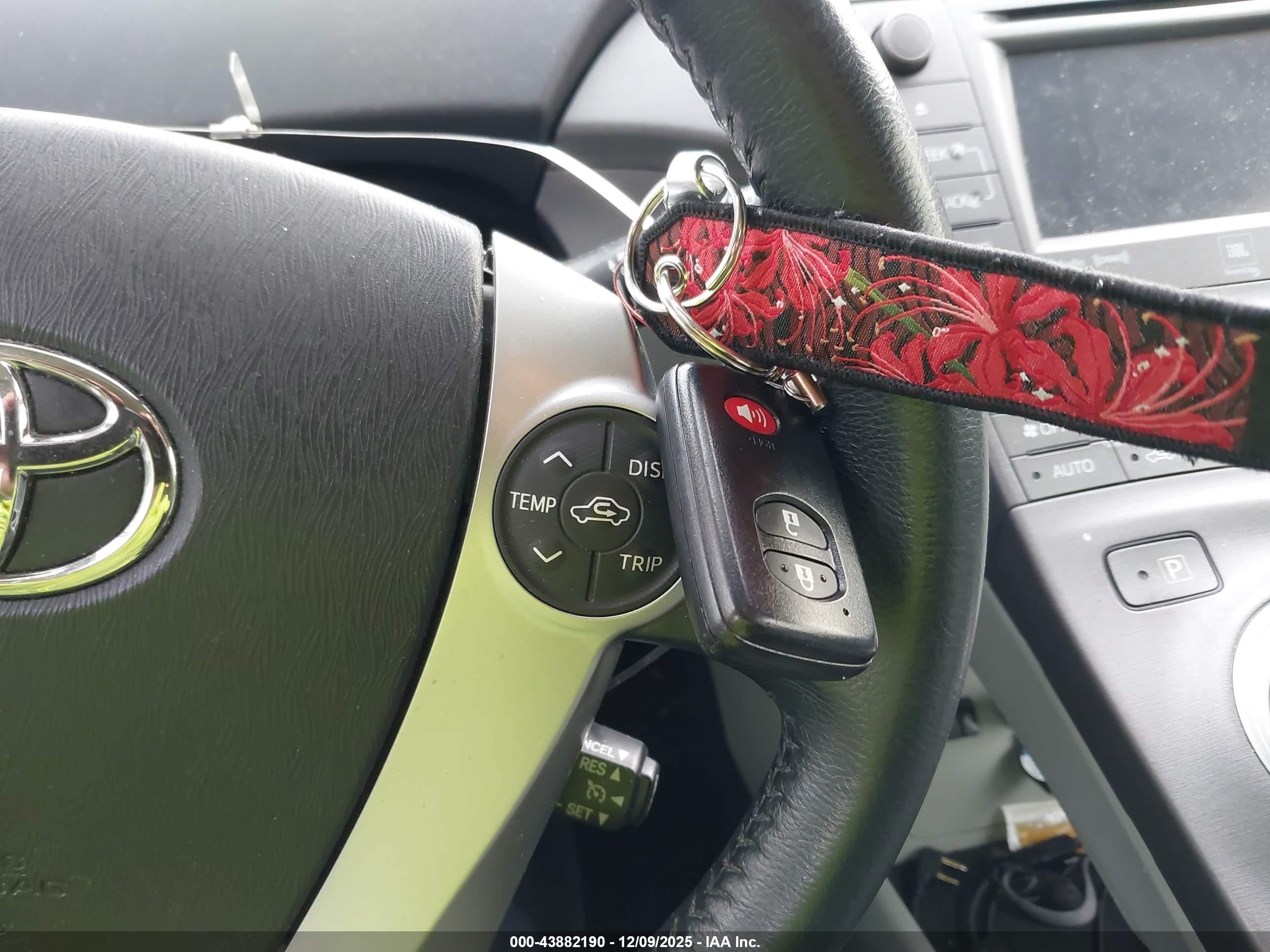 TOYOTA PRIUS image 11