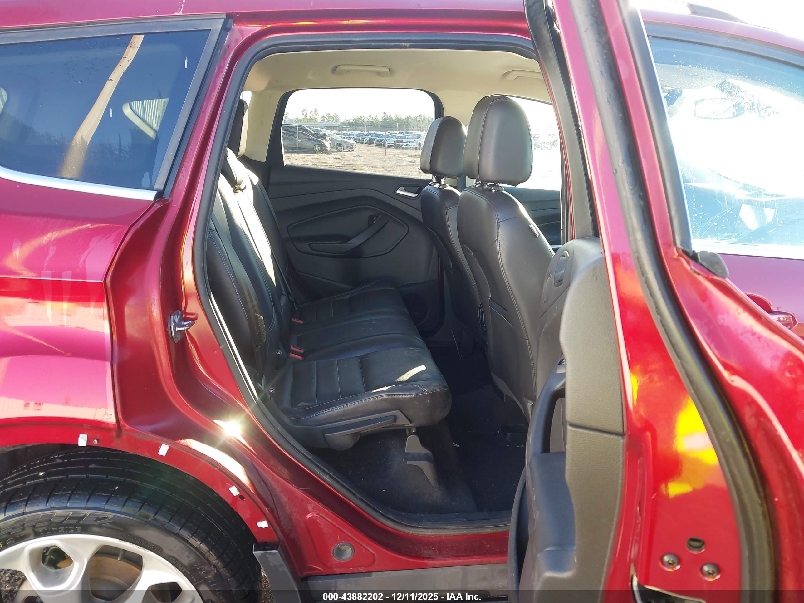 FORD ESCAPE image 8