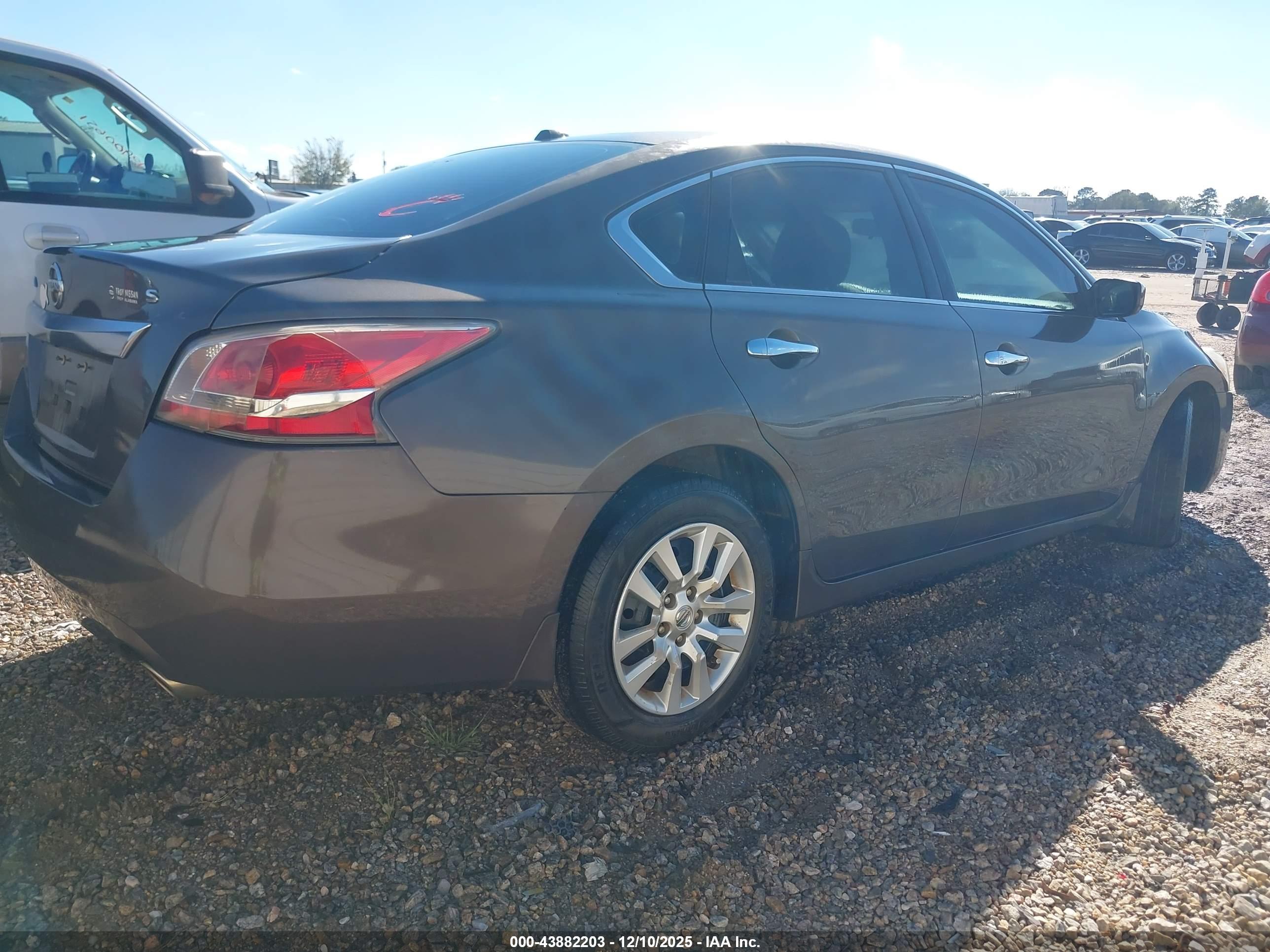 NISSAN ALTIMA image 4