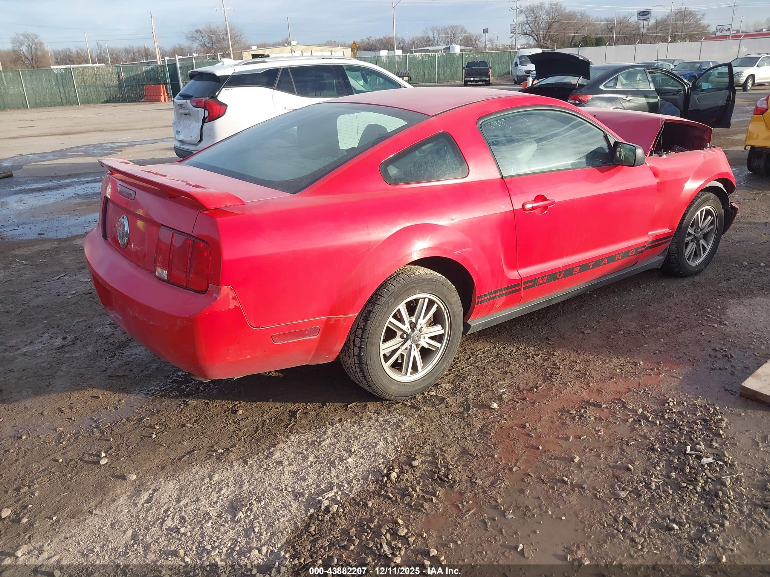FORD MUSTANG image 4